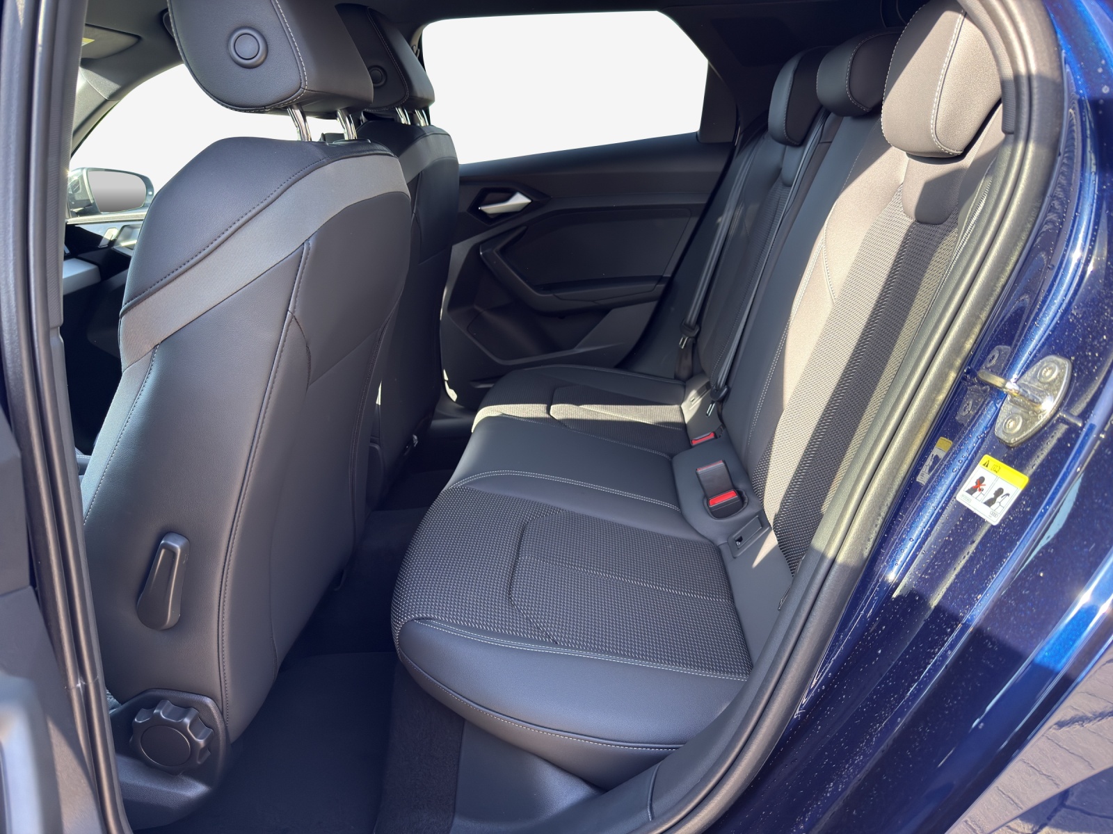 AUDI A1 Sportback 30 TFSI S Line Attraction S-tronic-image-11