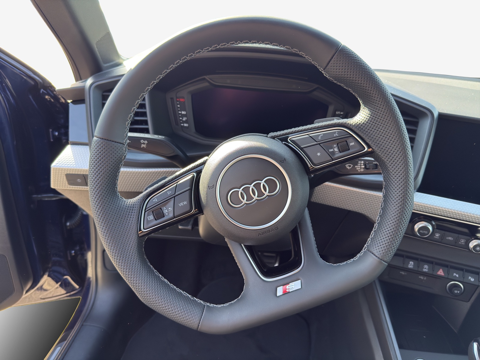 AUDI A1 Sportback 30 TFSI S Line Attraction S-tronic-image-9