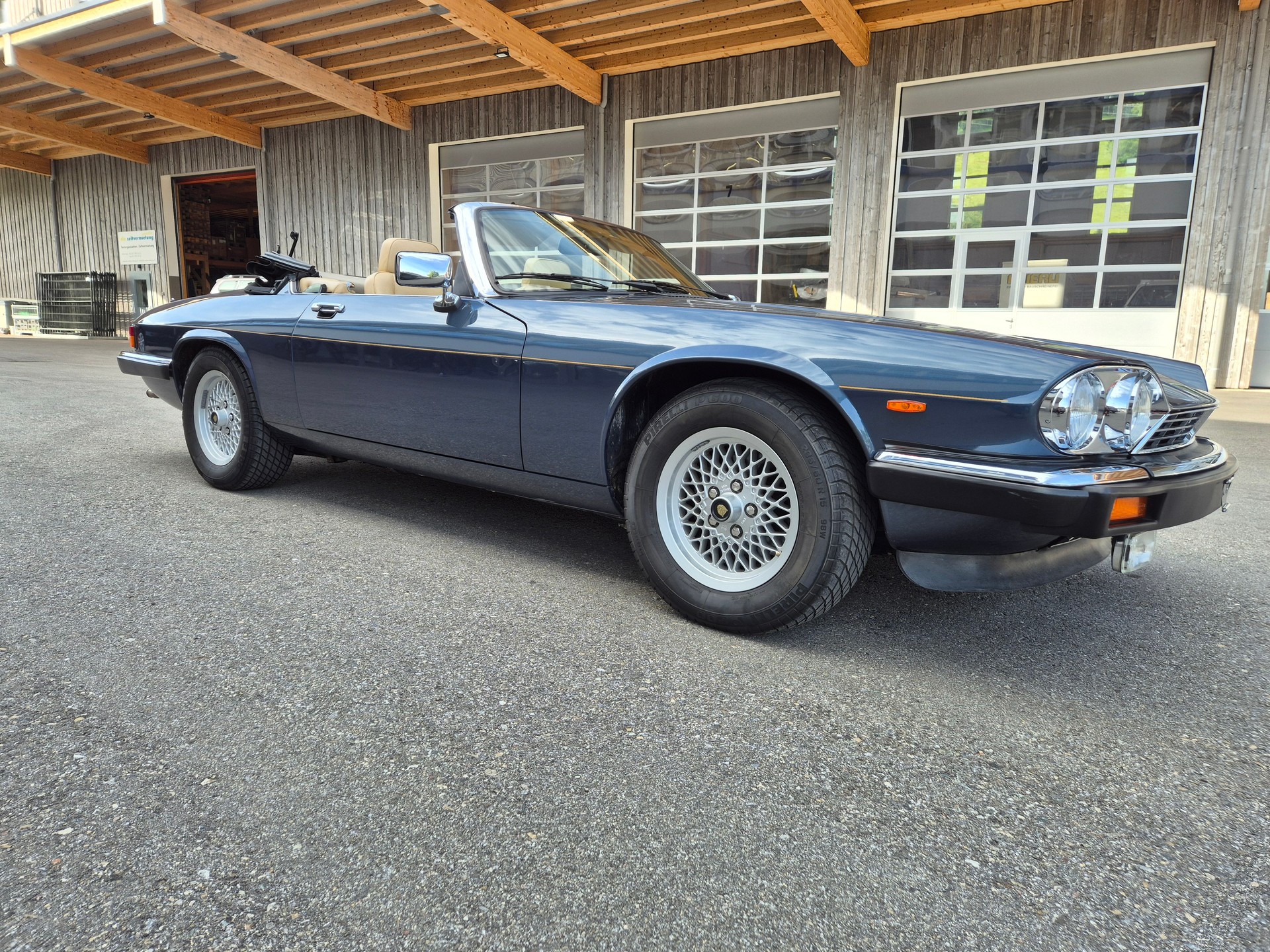 JAGUAR XJS 5.3 V12 Convertible-image-0