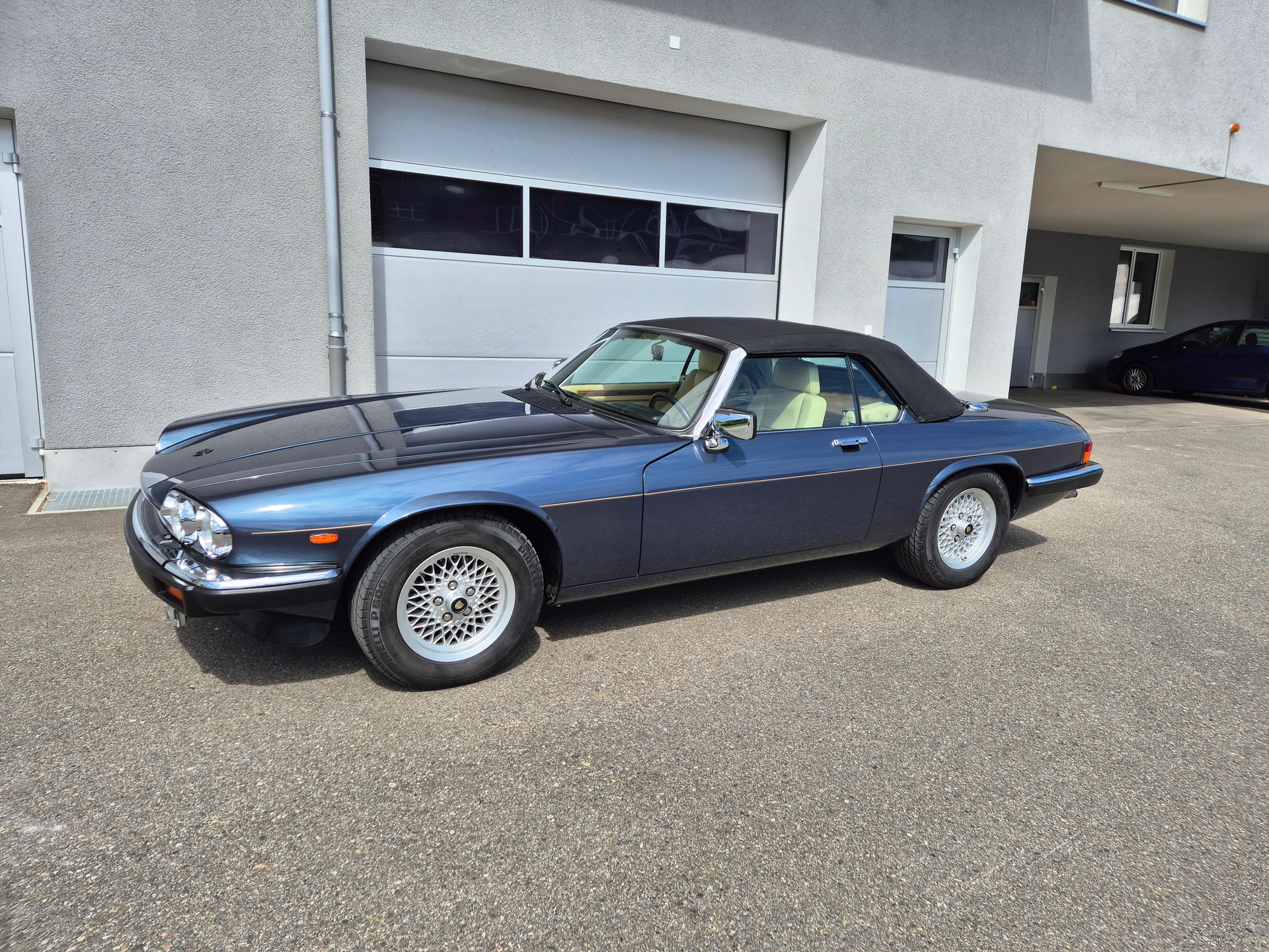JAGUAR XJS 5.3 V12 Convertible-image-15
