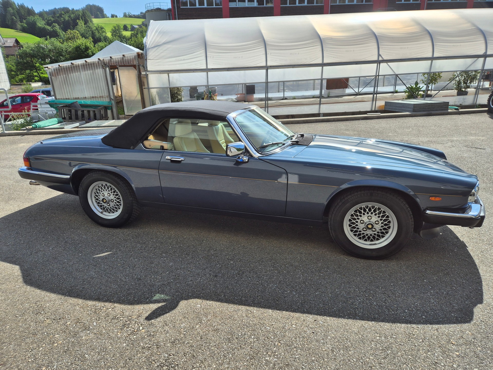 JAGUAR XJS 5.3 V12 Convertible-image-11