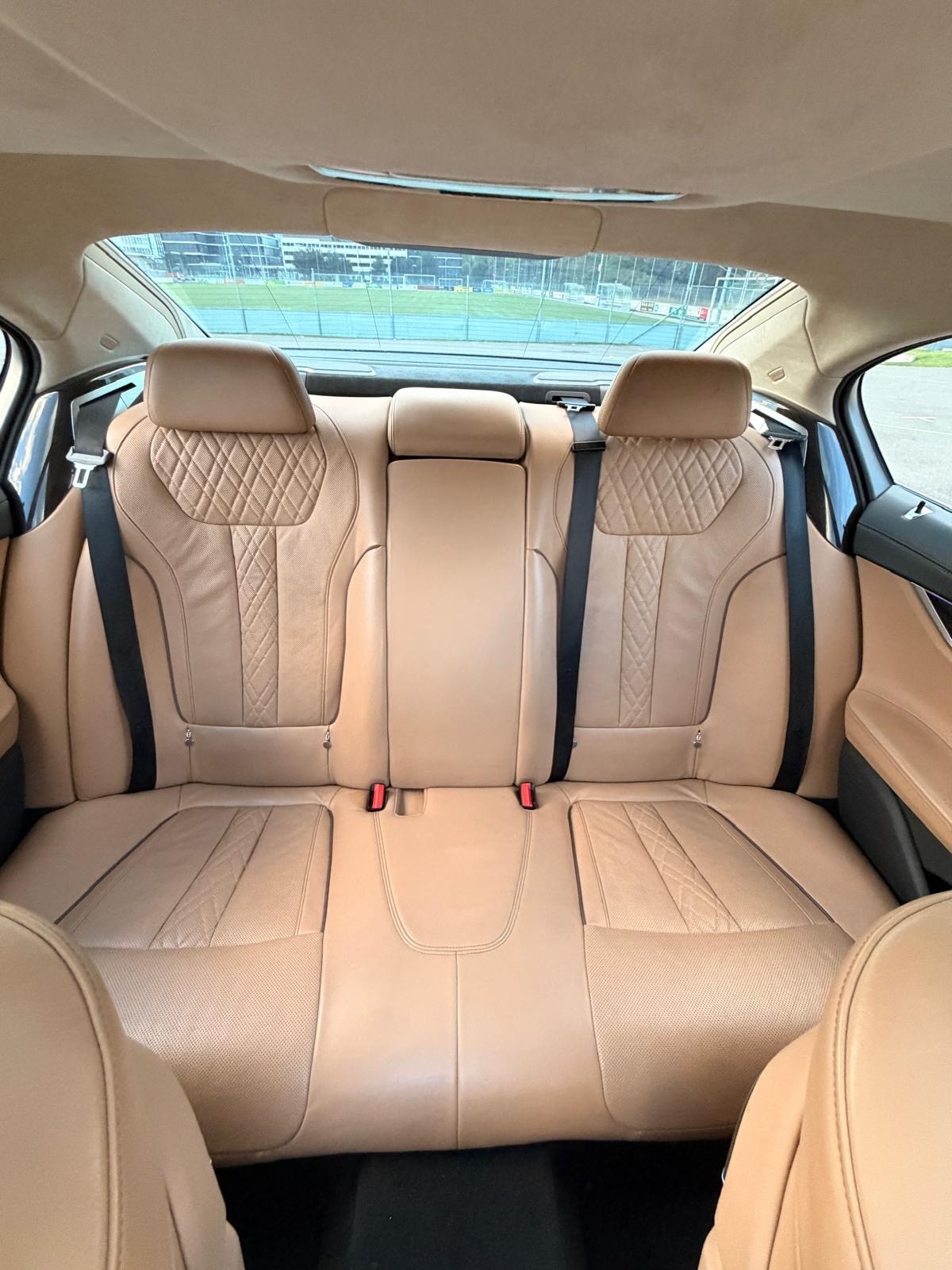 BMW 740d xDrive-image-4