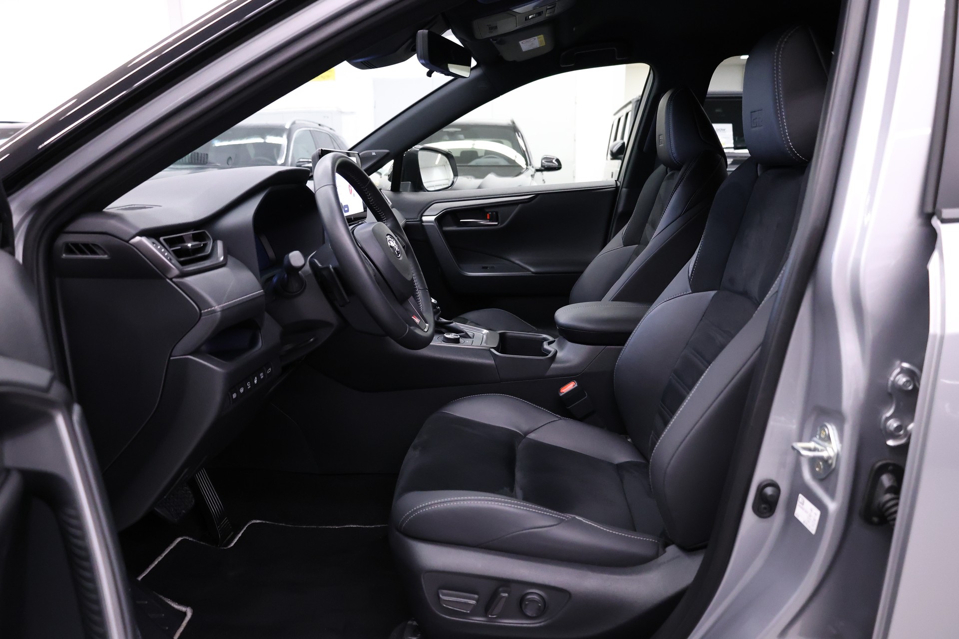 TOYOTA RAV-4 2.5 HEV GR Sport e-CVT 4WD-image-15