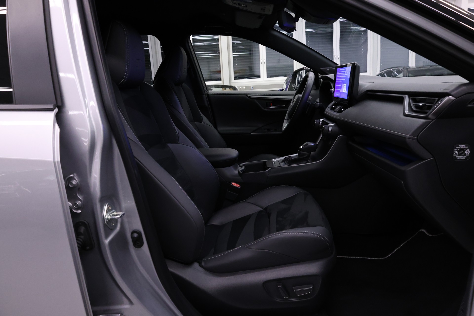 TOYOTA RAV-4 2.5 HEV GR Sport e-CVT 4WD-image-16