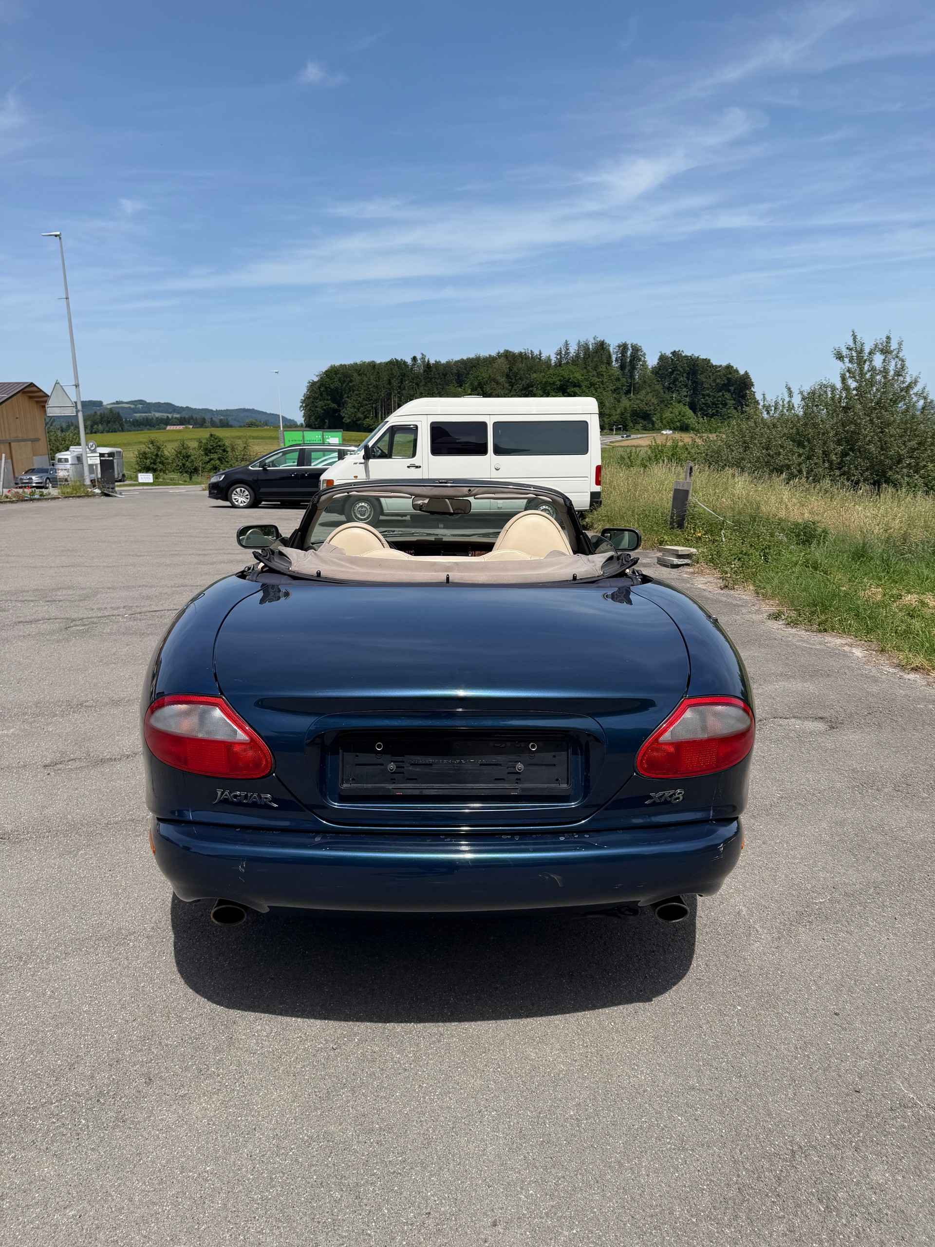 JAGUAR XK8 Convertible-image-4