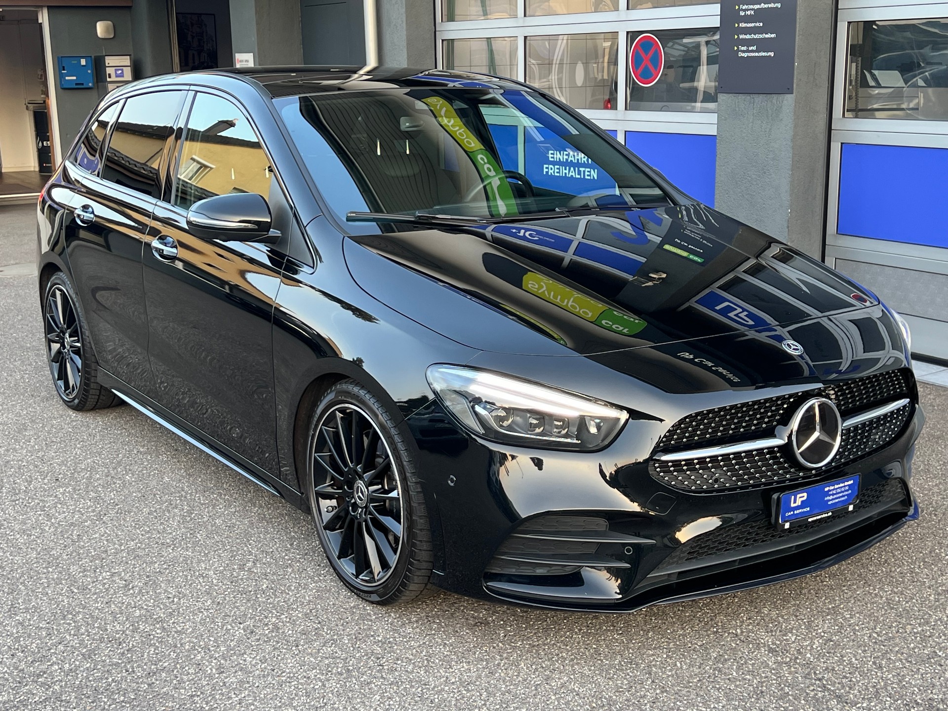MERCEDES-BENZ B 250 4Matic AMG Line * MJ 2020 * Vollausstattung * AHK 1.8T *-image-2