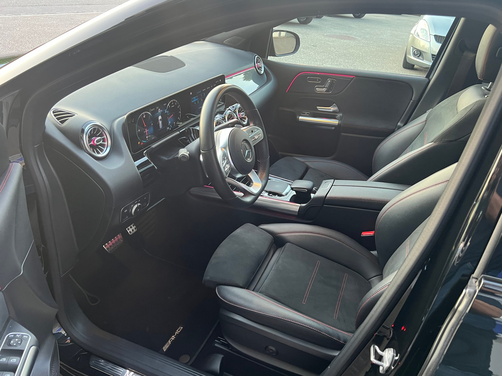 MERCEDES-BENZ B 250 4Matic AMG Line * MJ 2020 * Vollausstattung * AHK 1.8T *-image-9