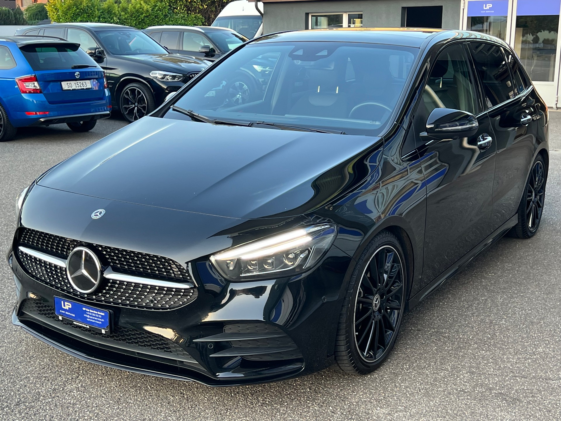 MERCEDES-BENZ B 250 4Matic AMG Line * MJ 2020 * Vollausstattung * AHK 1.8T *-image-1