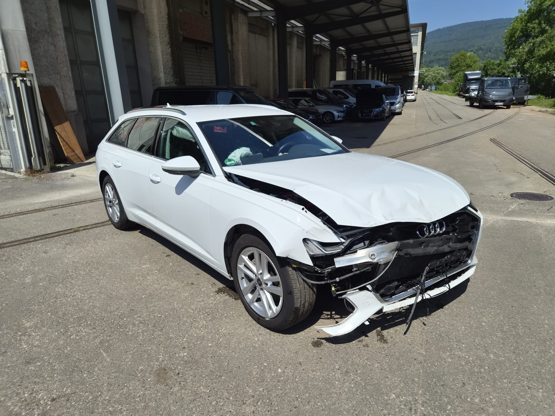 AUDI A6 Avant 40 TDI advanced quattro S-tronic-image-1