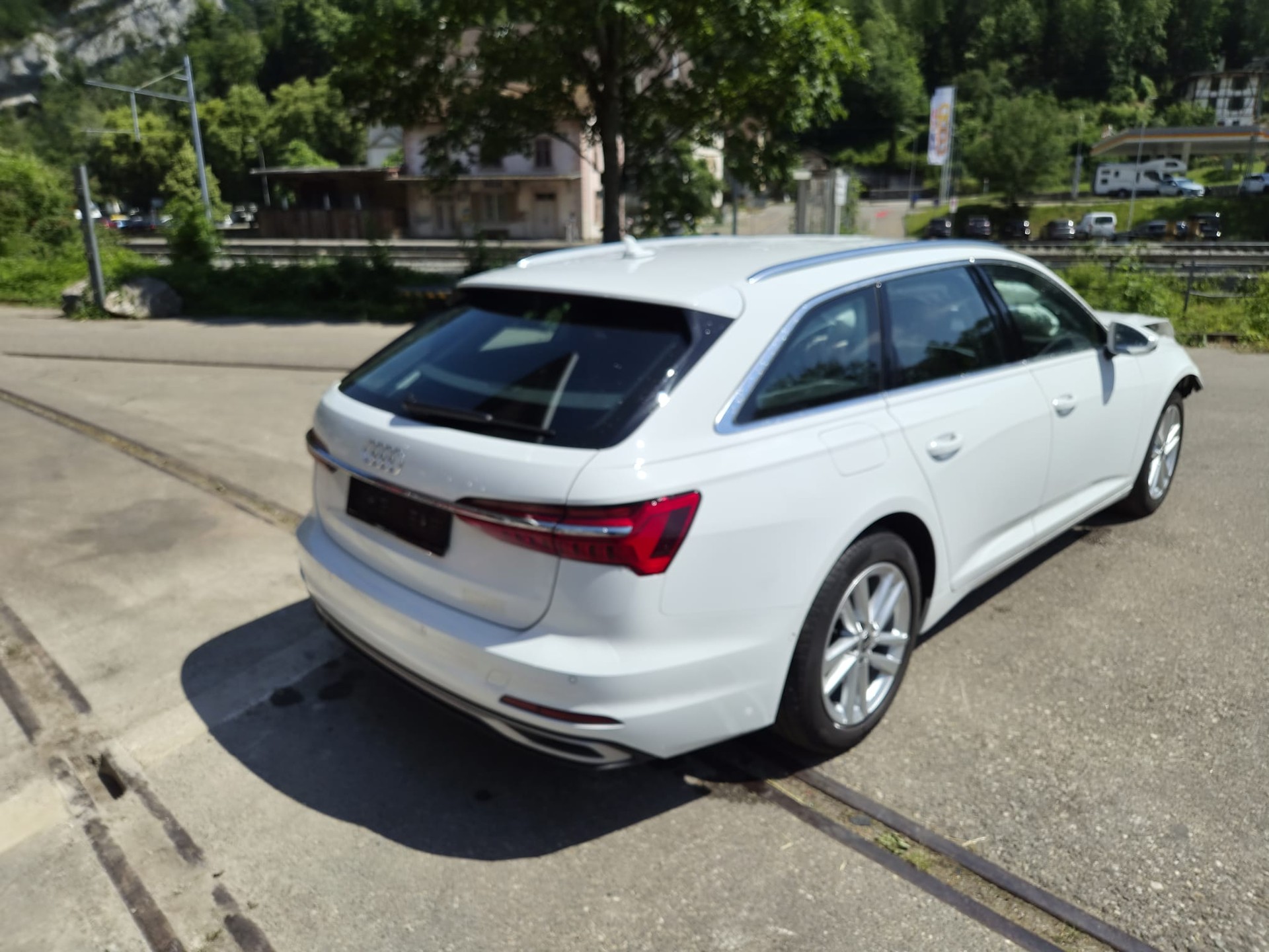 AUDI A6 Avant 40 TDI advanced quattro S-tronic-image-2