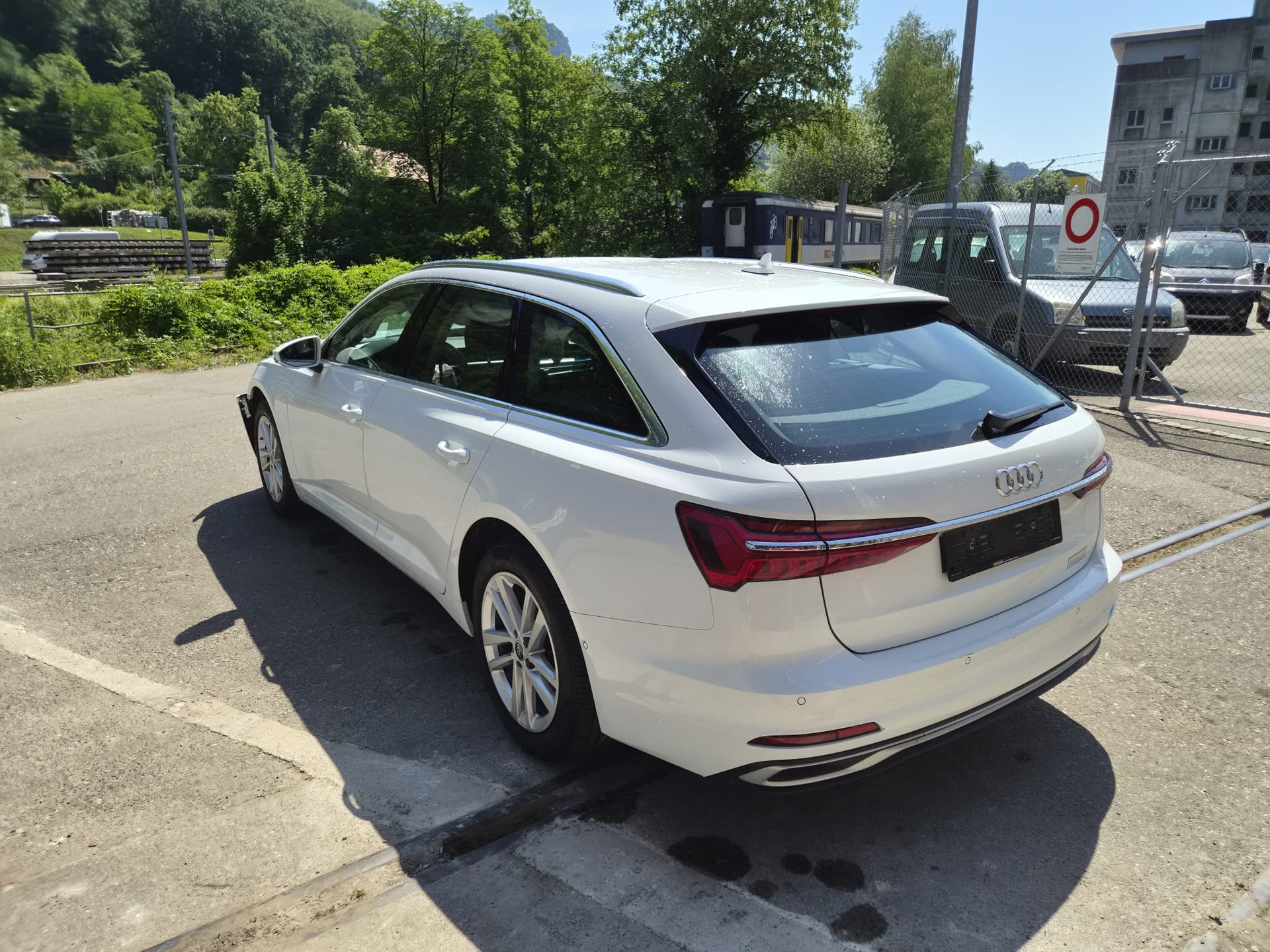 AUDI A6 Avant 40 TDI advanced quattro S-tronic-image-4