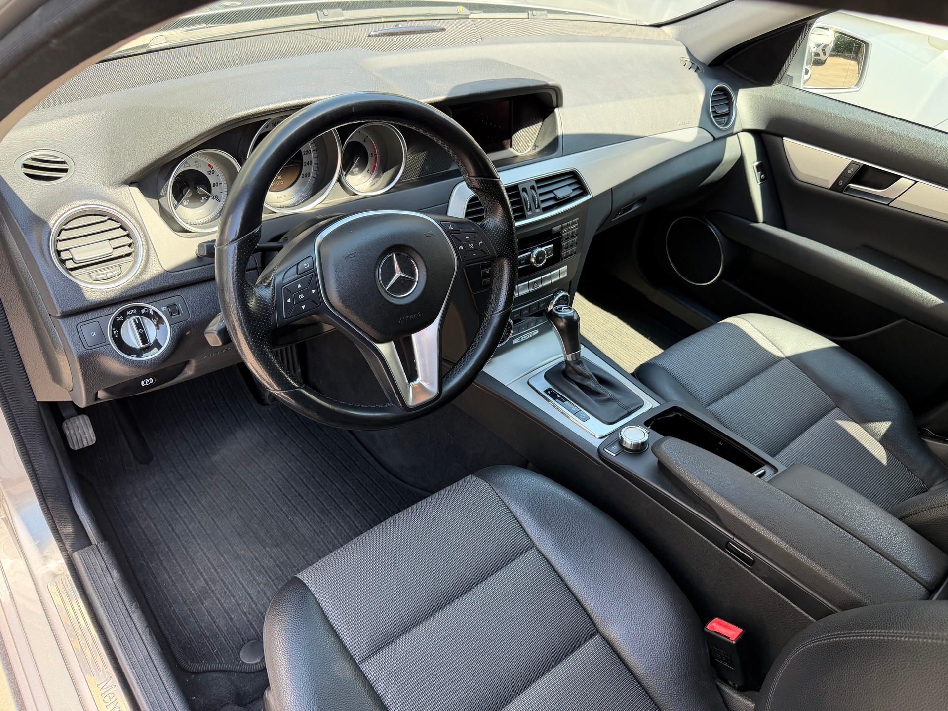 MERCEDES-BENZ C 250 CDI 4Matic 7G-Tronic-image-12