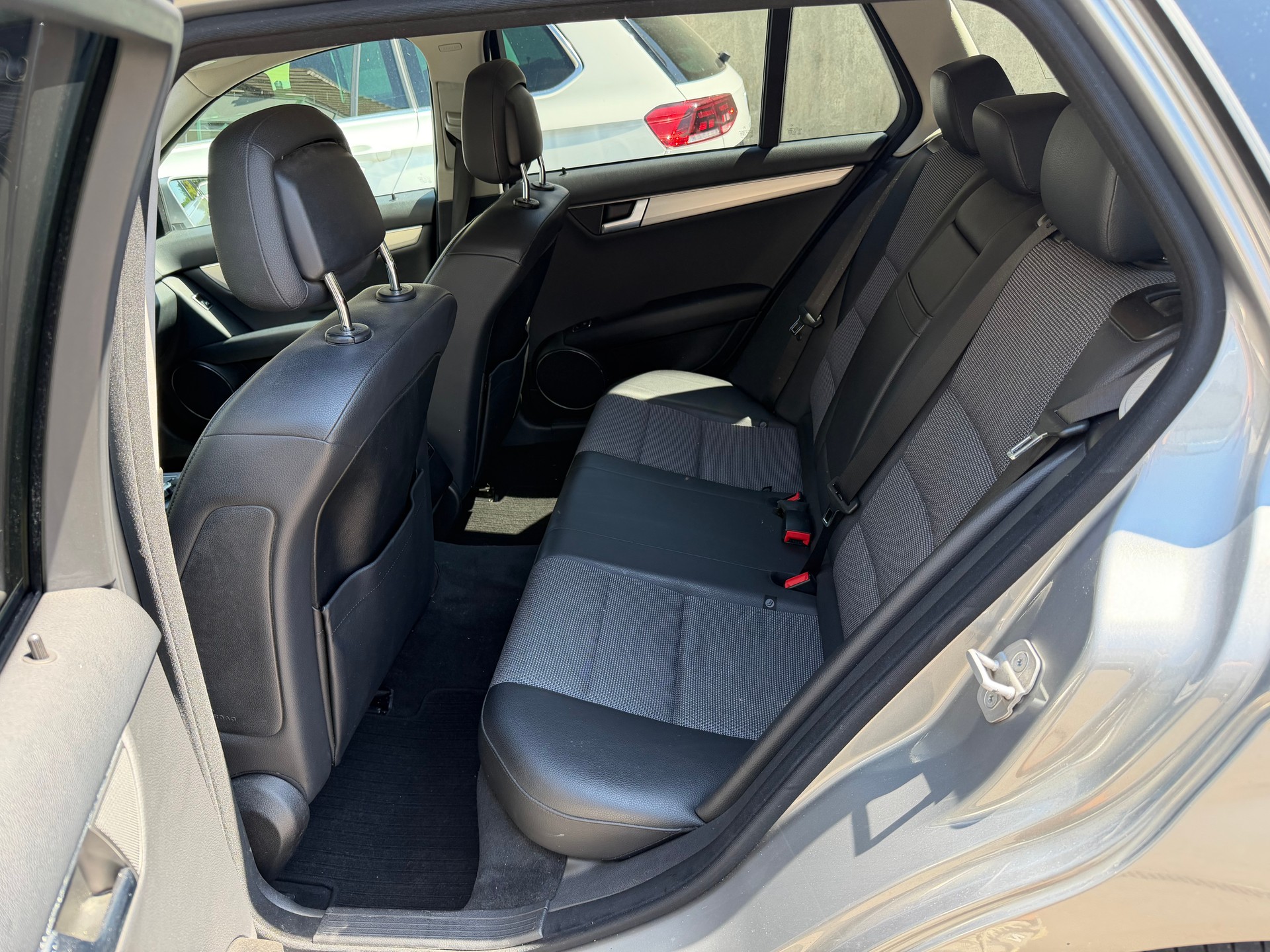 MERCEDES-BENZ C 250 CDI 4Matic 7G-Tronic-image-18
