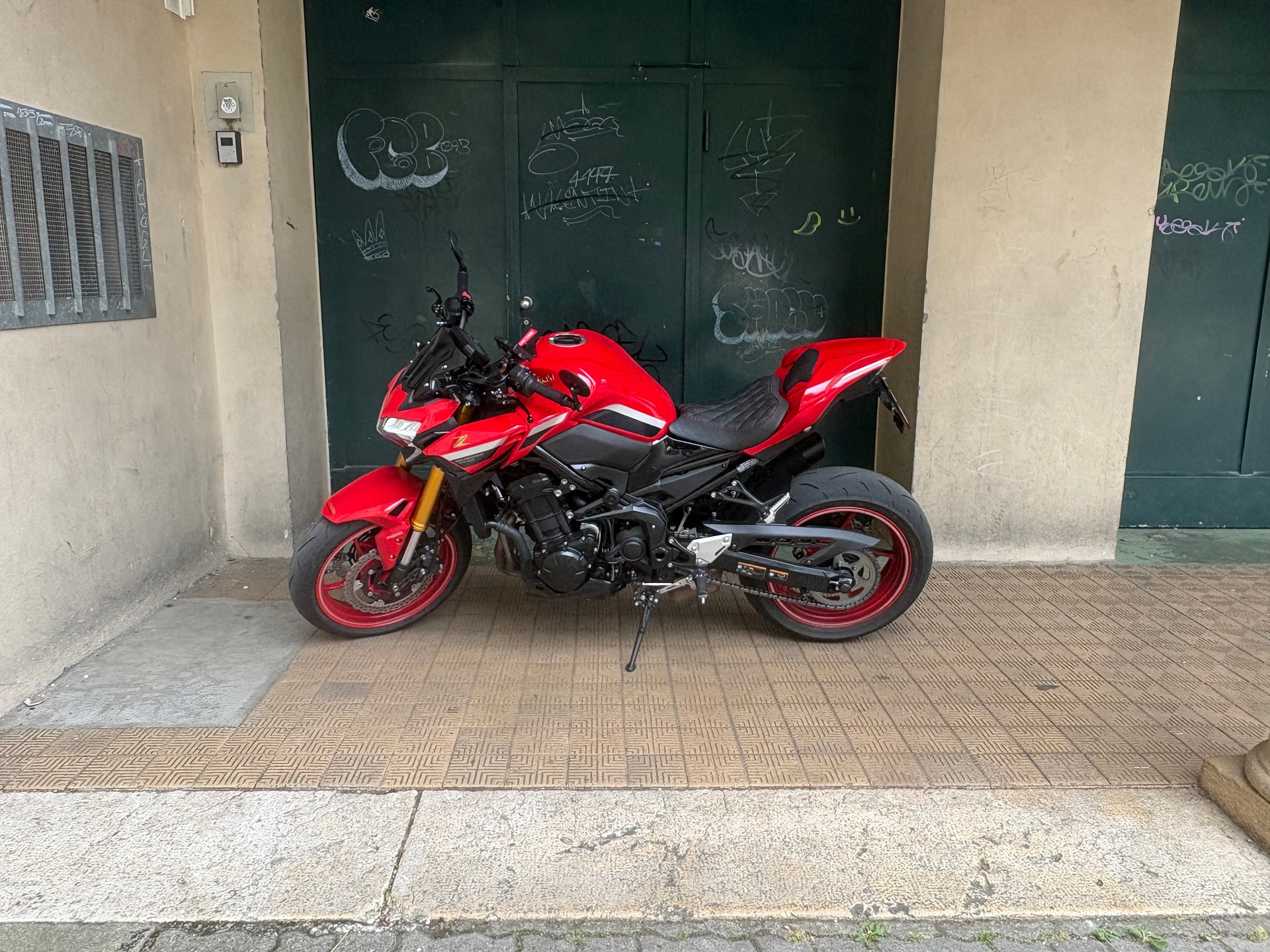 KAWASAKI Z 900 Anniversary Edition (35KW)-image-2