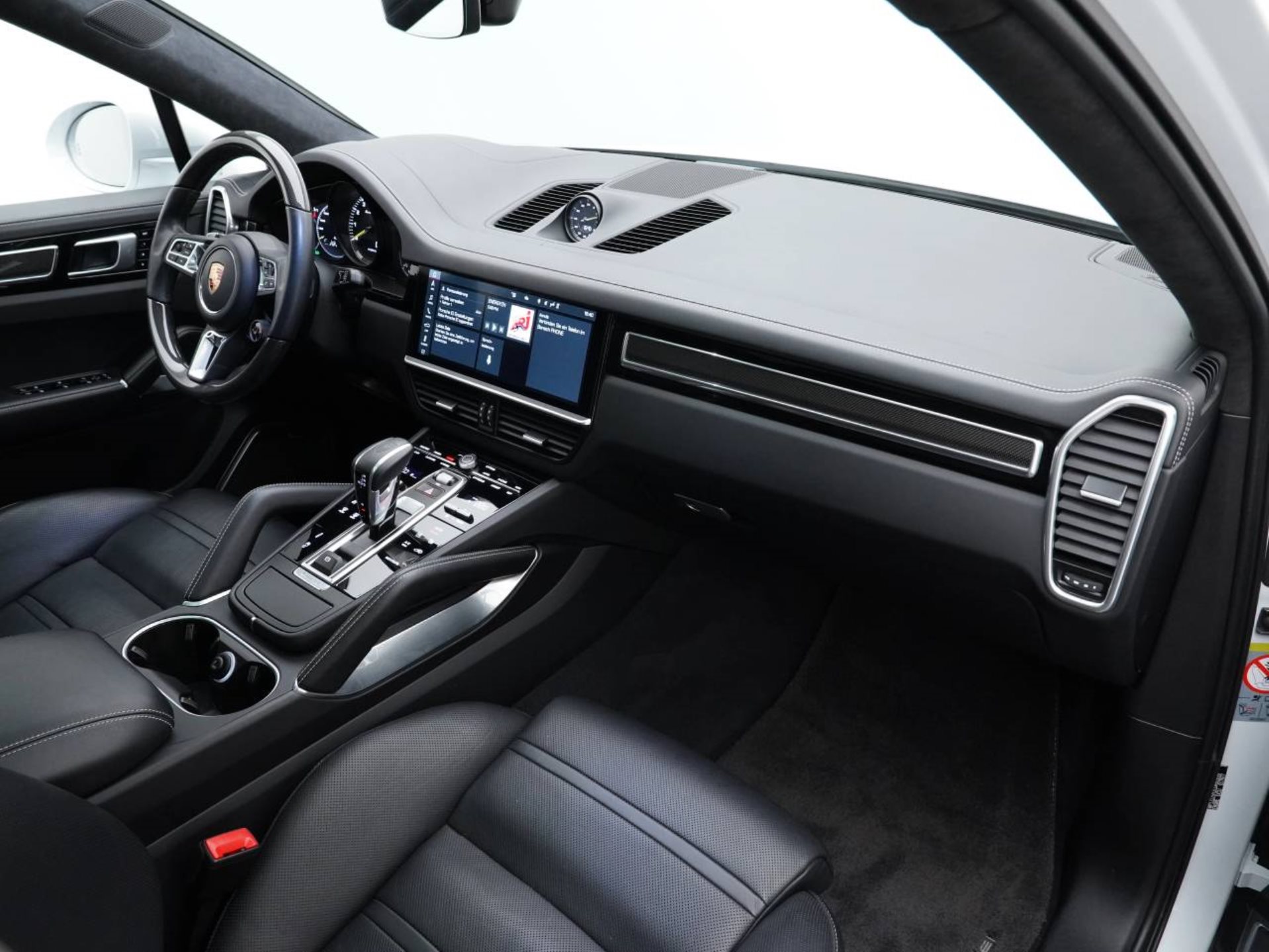 PORSCHE Cayenne Turbo S E-Hybrid Coupé-image-24