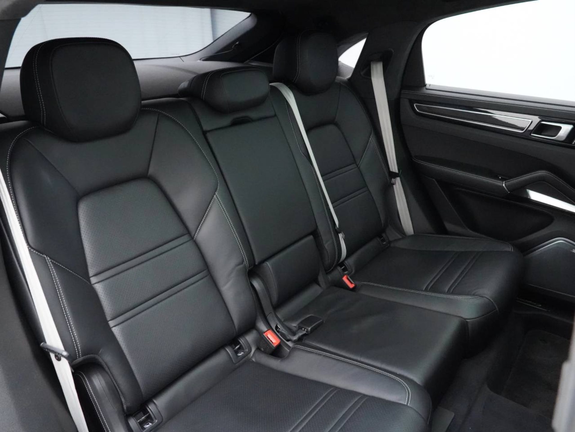 PORSCHE Cayenne Turbo S E-Hybrid Coupé-image-28