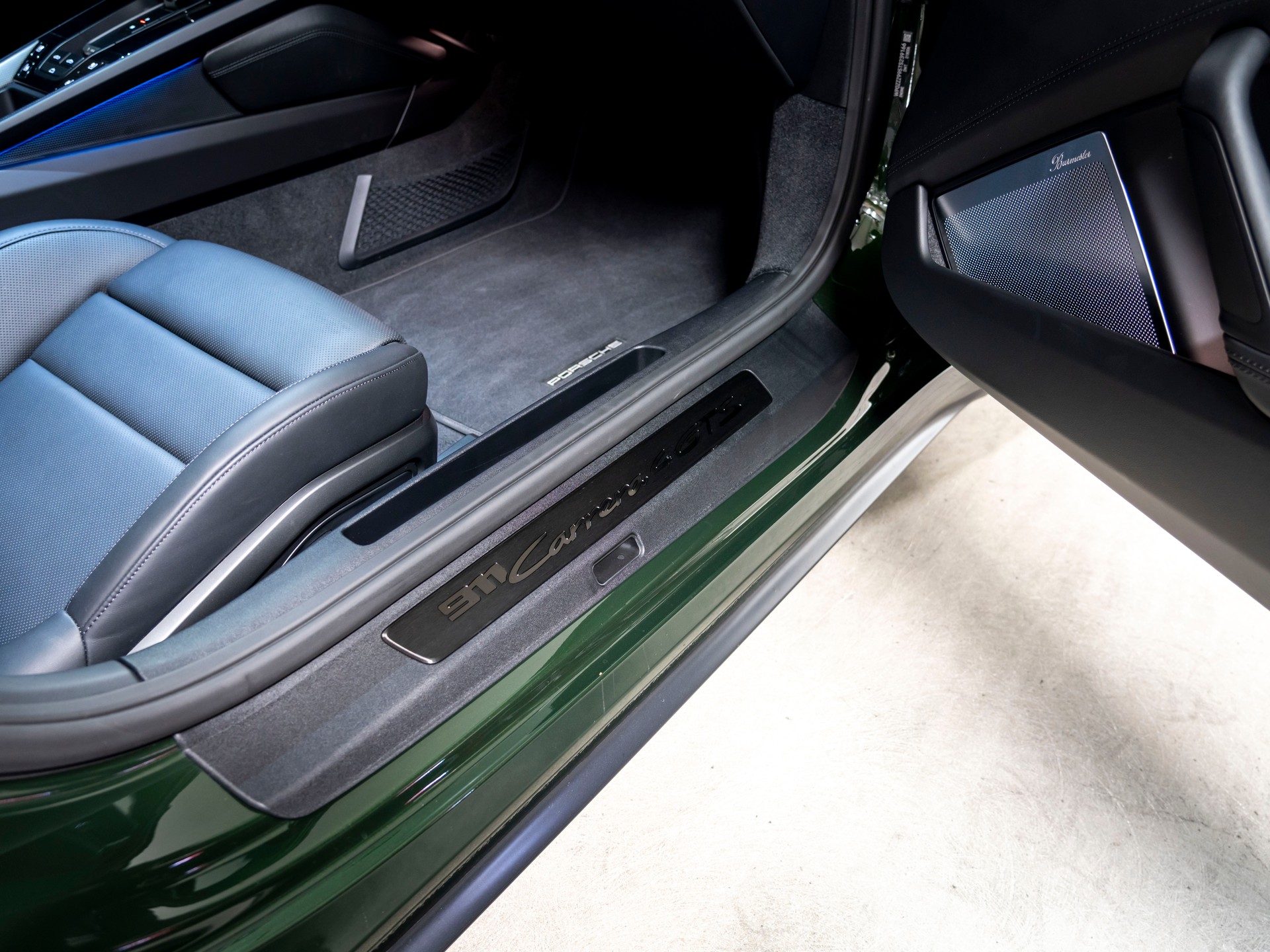 PORSCHE 911 Carrera 4 Cabriolet GTS PDK-image-24