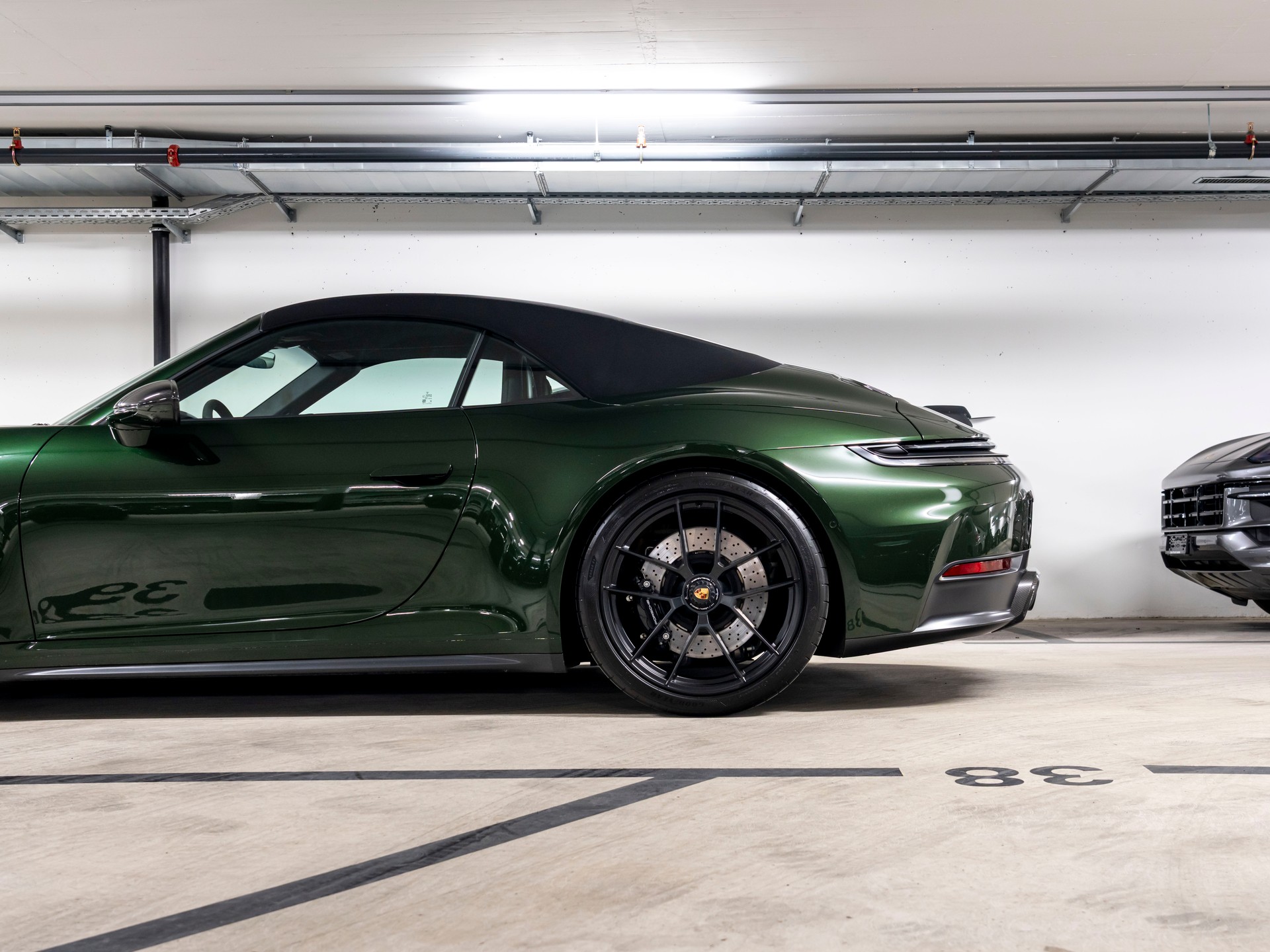 PORSCHE 911 Carrera 4 Cabriolet GTS PDK-image-6