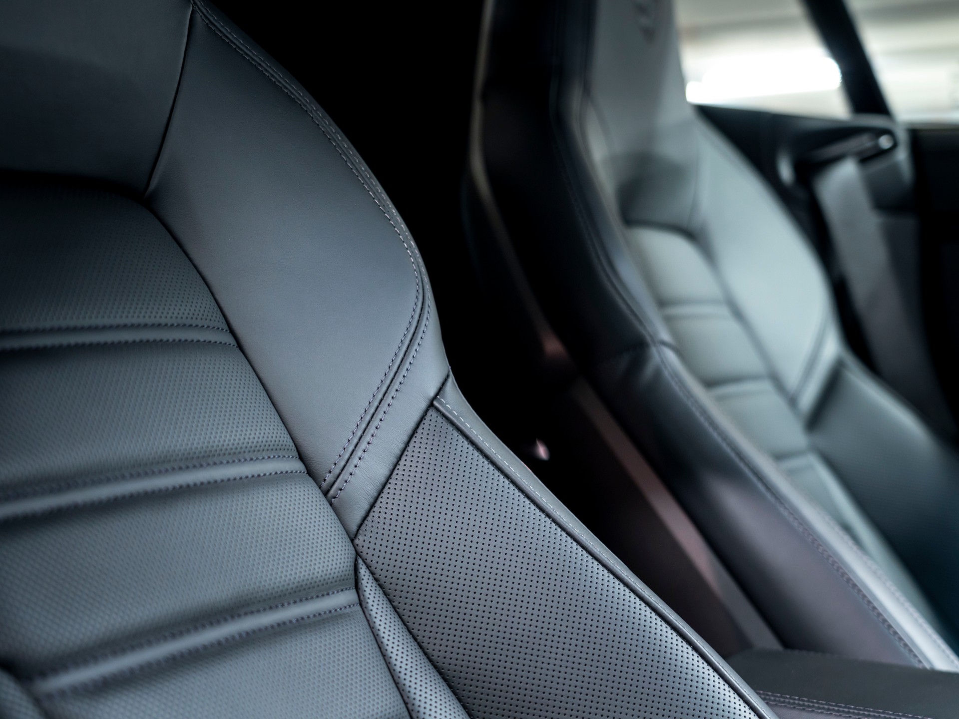 PORSCHE 911 Carrera 4 Cabriolet GTS PDK-image-23