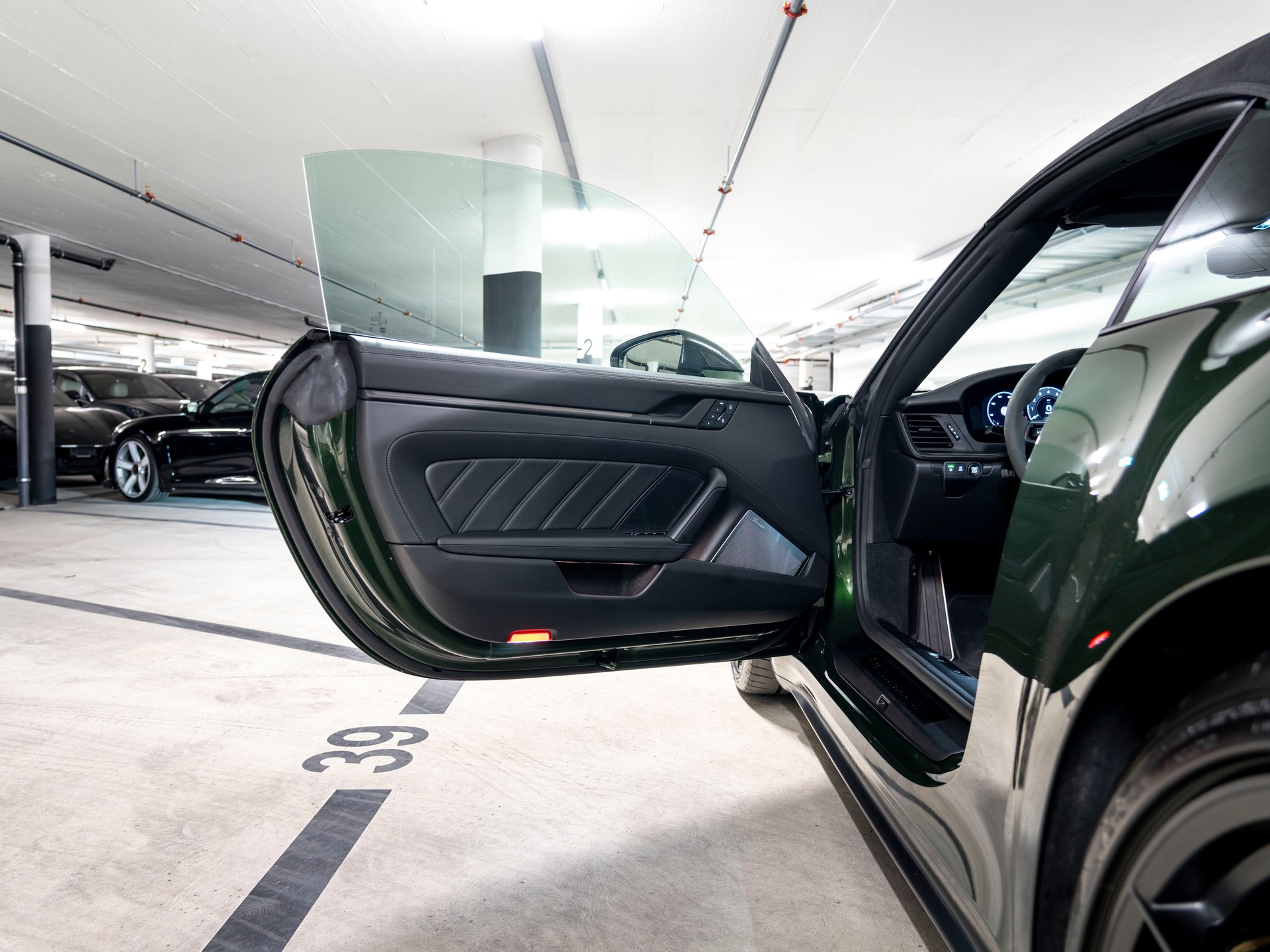 PORSCHE 911 Carrera 4 Cabriolet GTS PDK-image-12