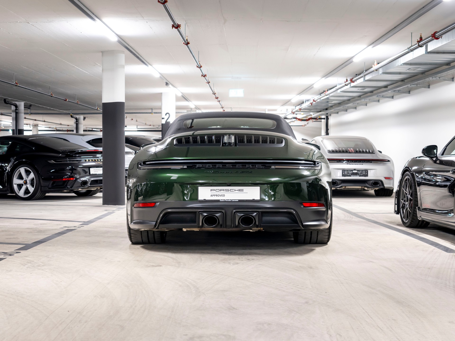 PORSCHE 911 Carrera 4 Cabriolet GTS PDK-image-4