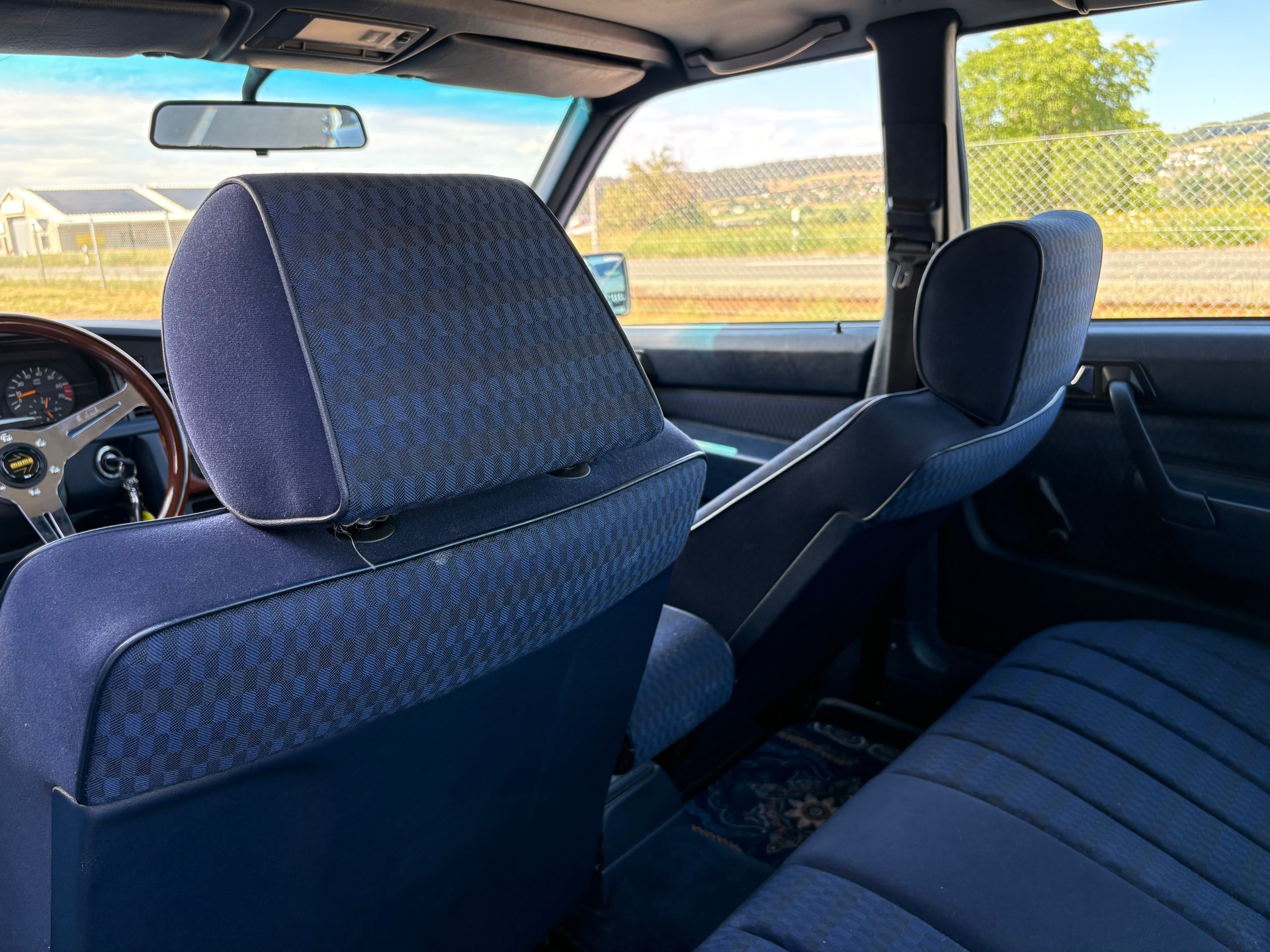 MERCEDES-BENZ 190 E 2.3-image-10