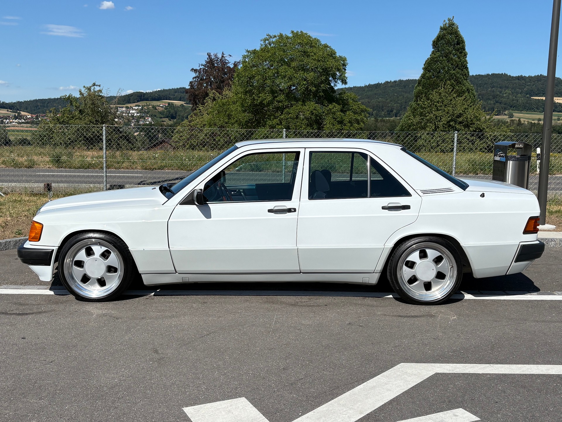 MERCEDES-BENZ 190 E 2.3-image-6