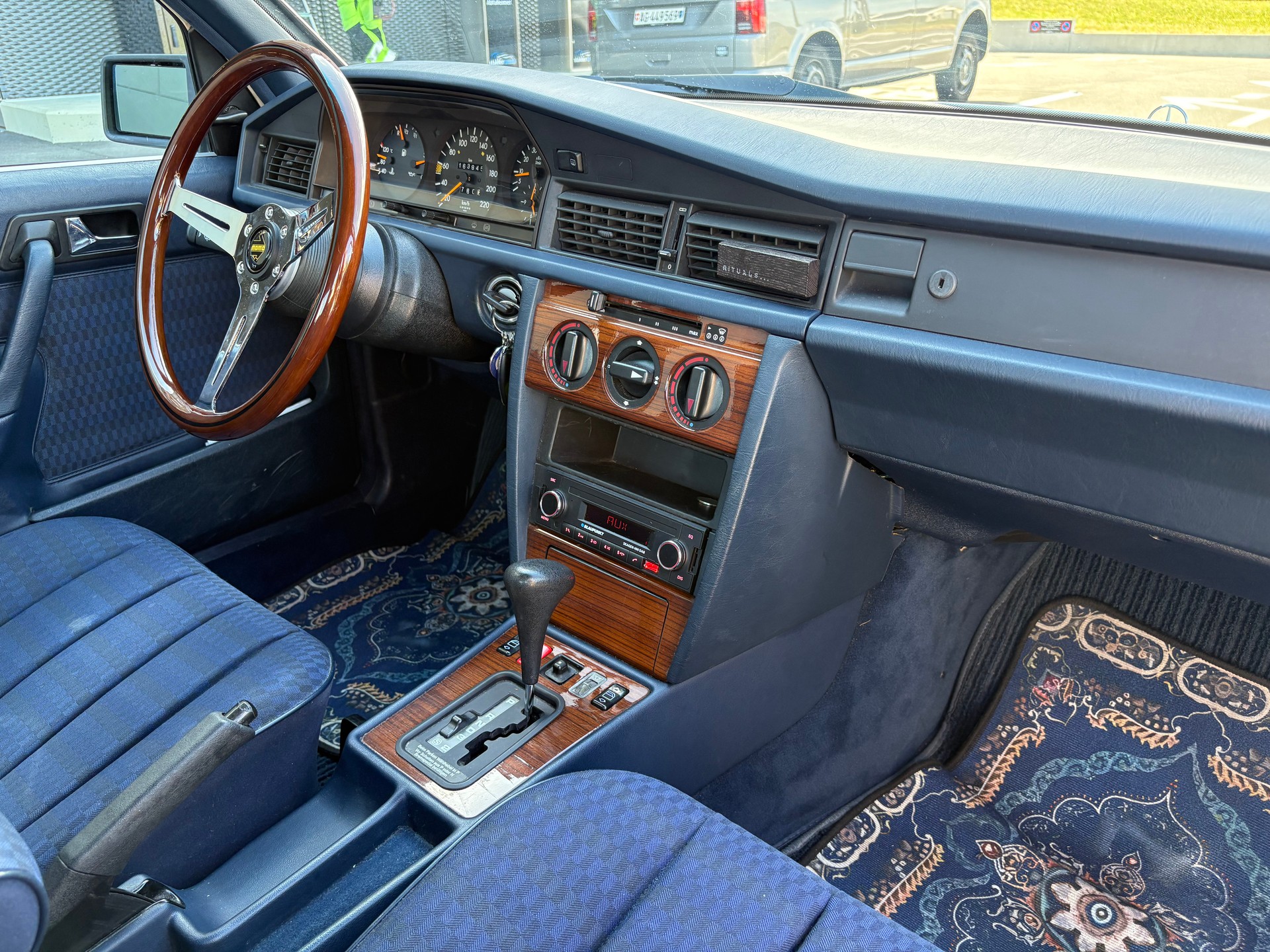 MERCEDES-BENZ 190 E 2.3-image-8
