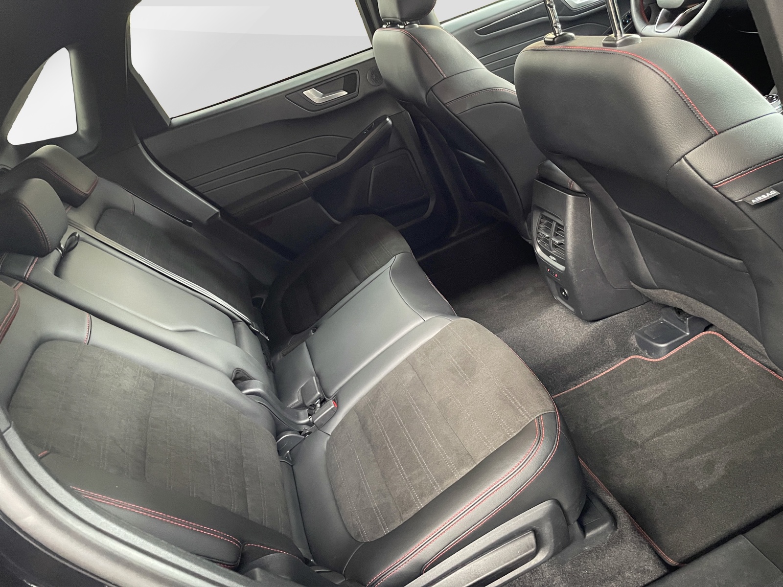 FORD Kuga 2.5 Hybrid ST-Line X 4x4-image-9