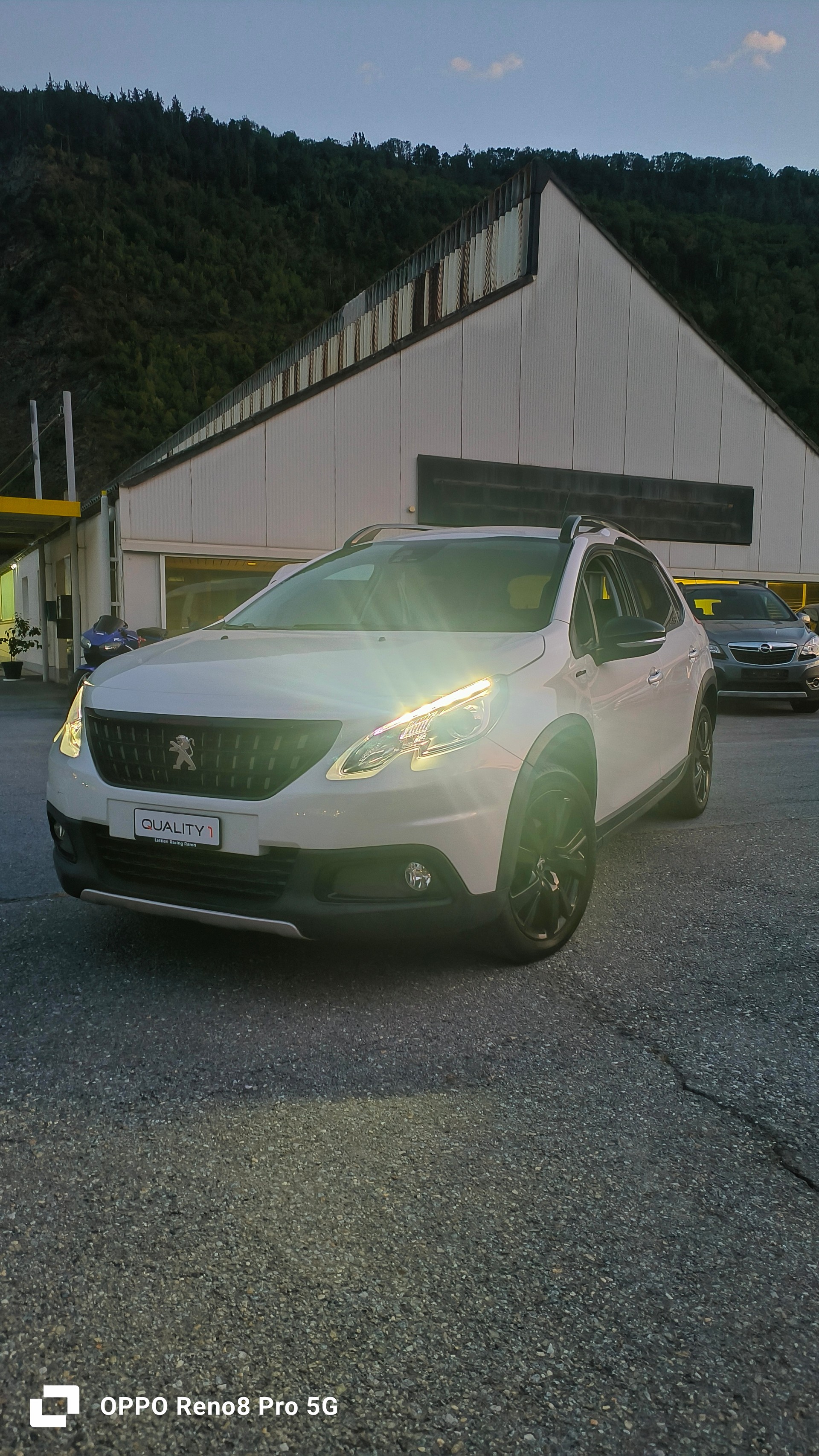PEUGEOT 2008 1.6 BlueHDi GT Line-image-0