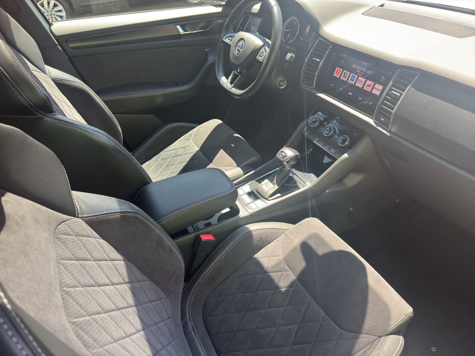 SKODA Kodiaq 2.0 TSI 4x4 Sport Line-image-8