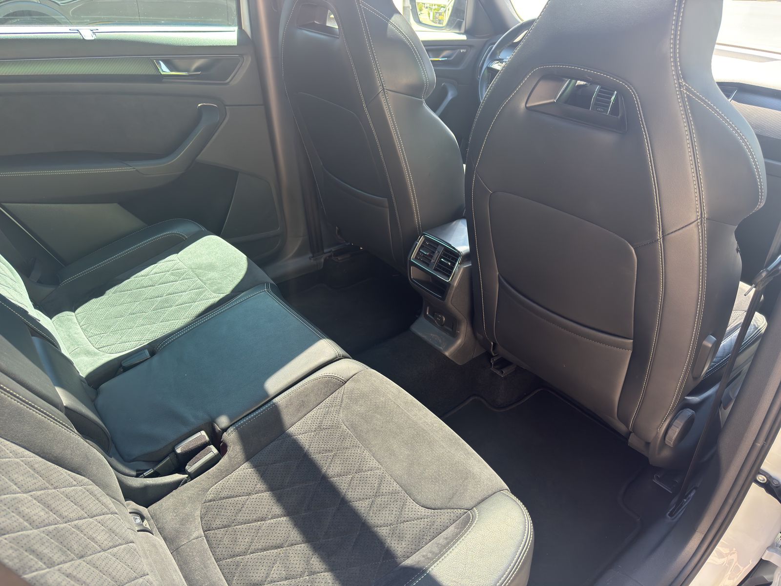 SKODA Kodiaq 2.0 TSI 4x4 Sport Line-image-9