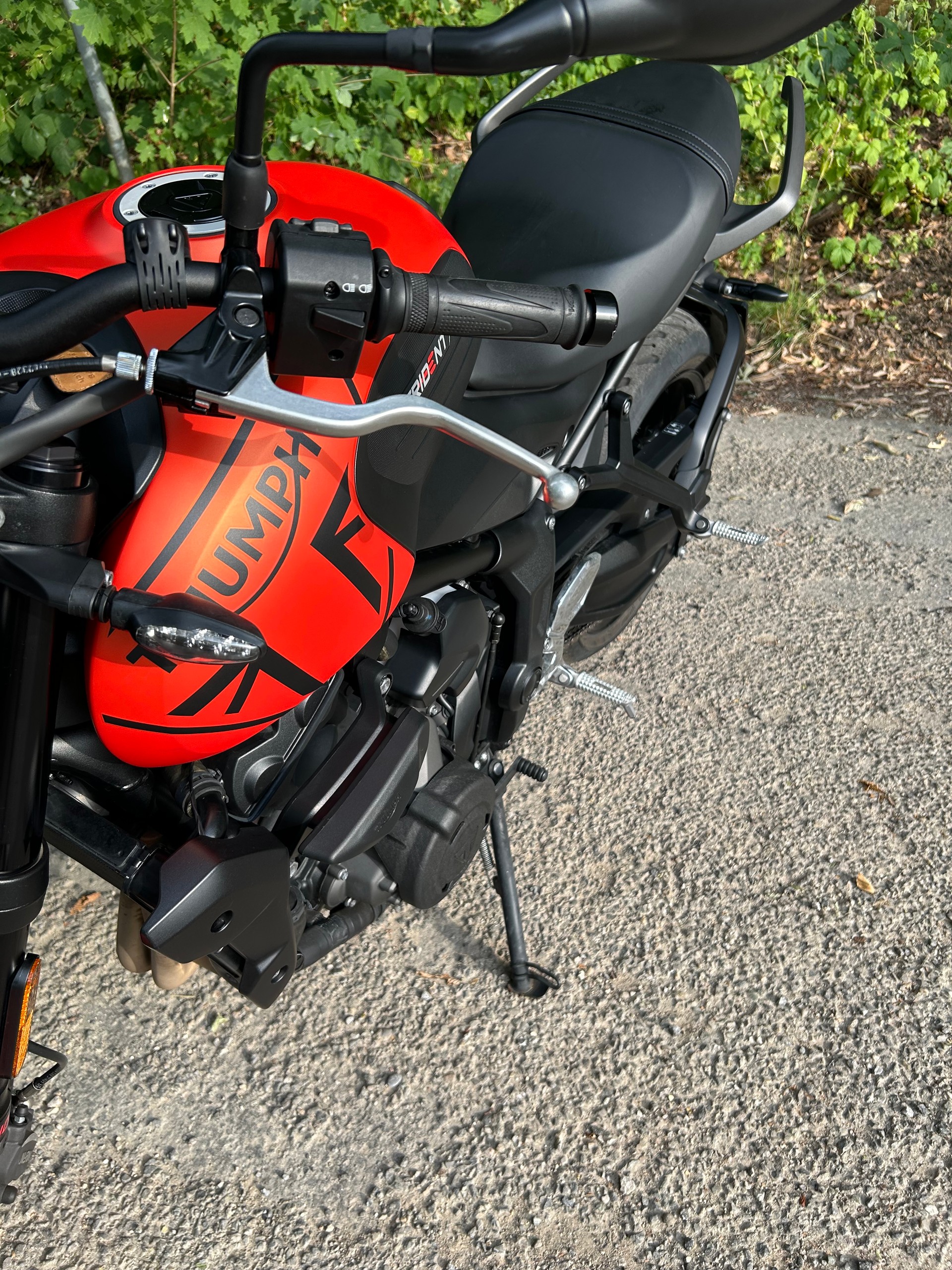 TRIUMPH Trident-image-4