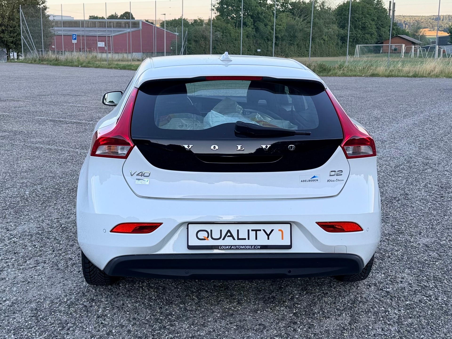 VOLVO V40 D2 Momentum-image-10