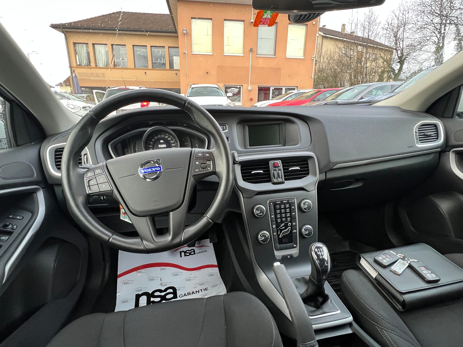VOLVO V40 D2 Momentum-image-13