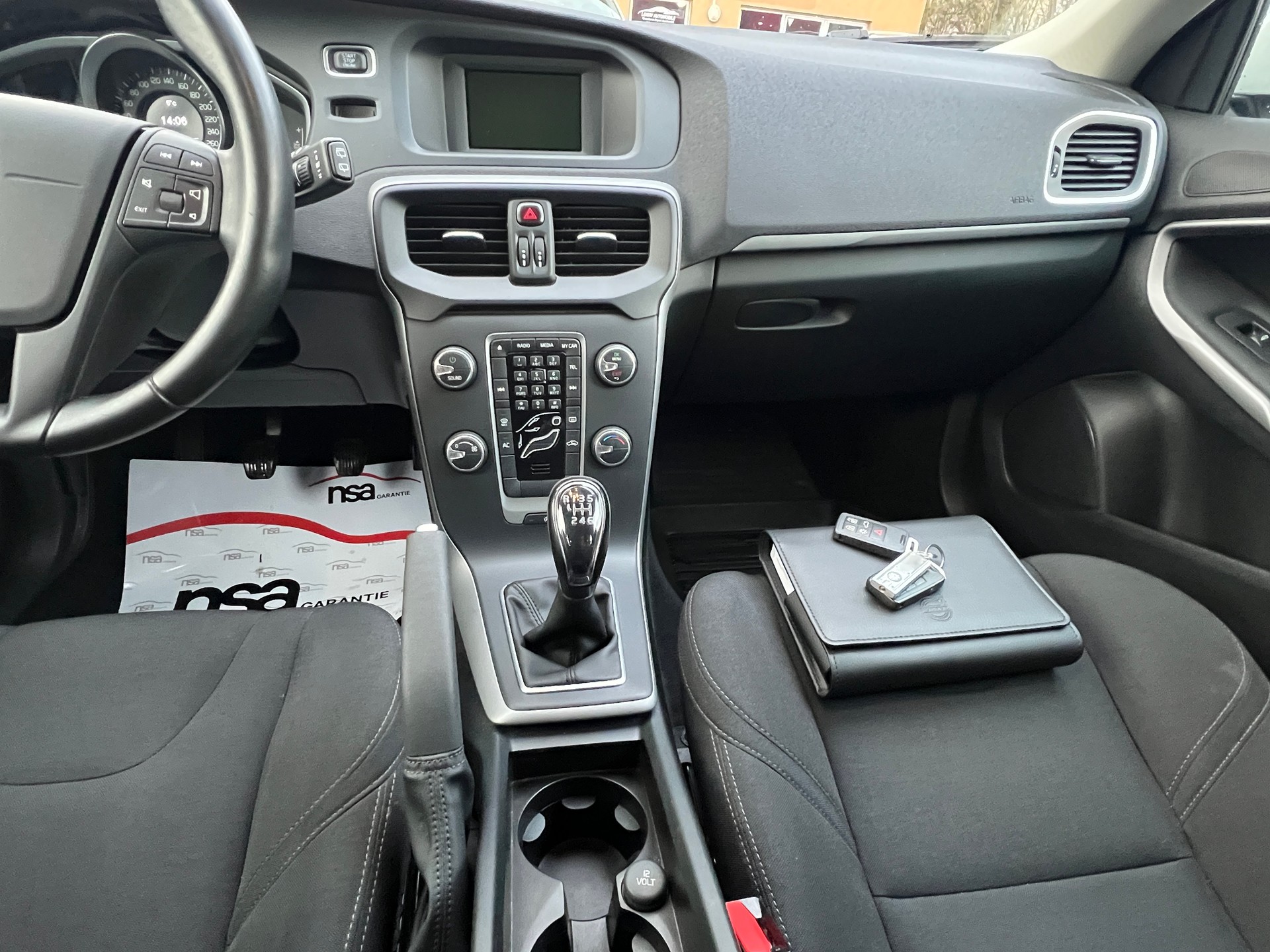 VOLVO V40 D2 Momentum-image-15