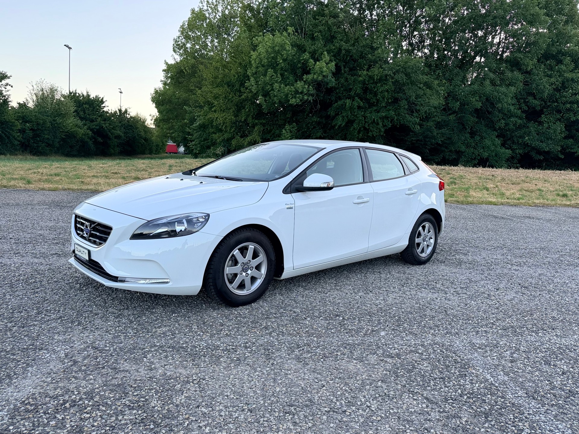 VOLVO V40 D2 Momentum-image-6