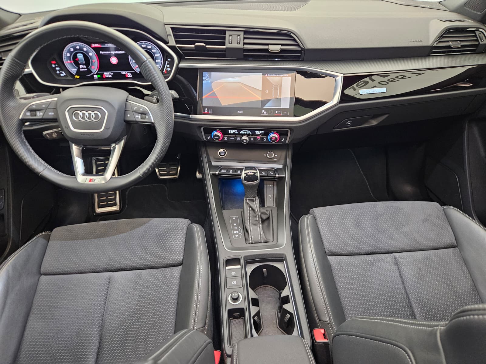 AUDI Q3 Sportback 40 TFSI S line quattro S-tronic-image-9