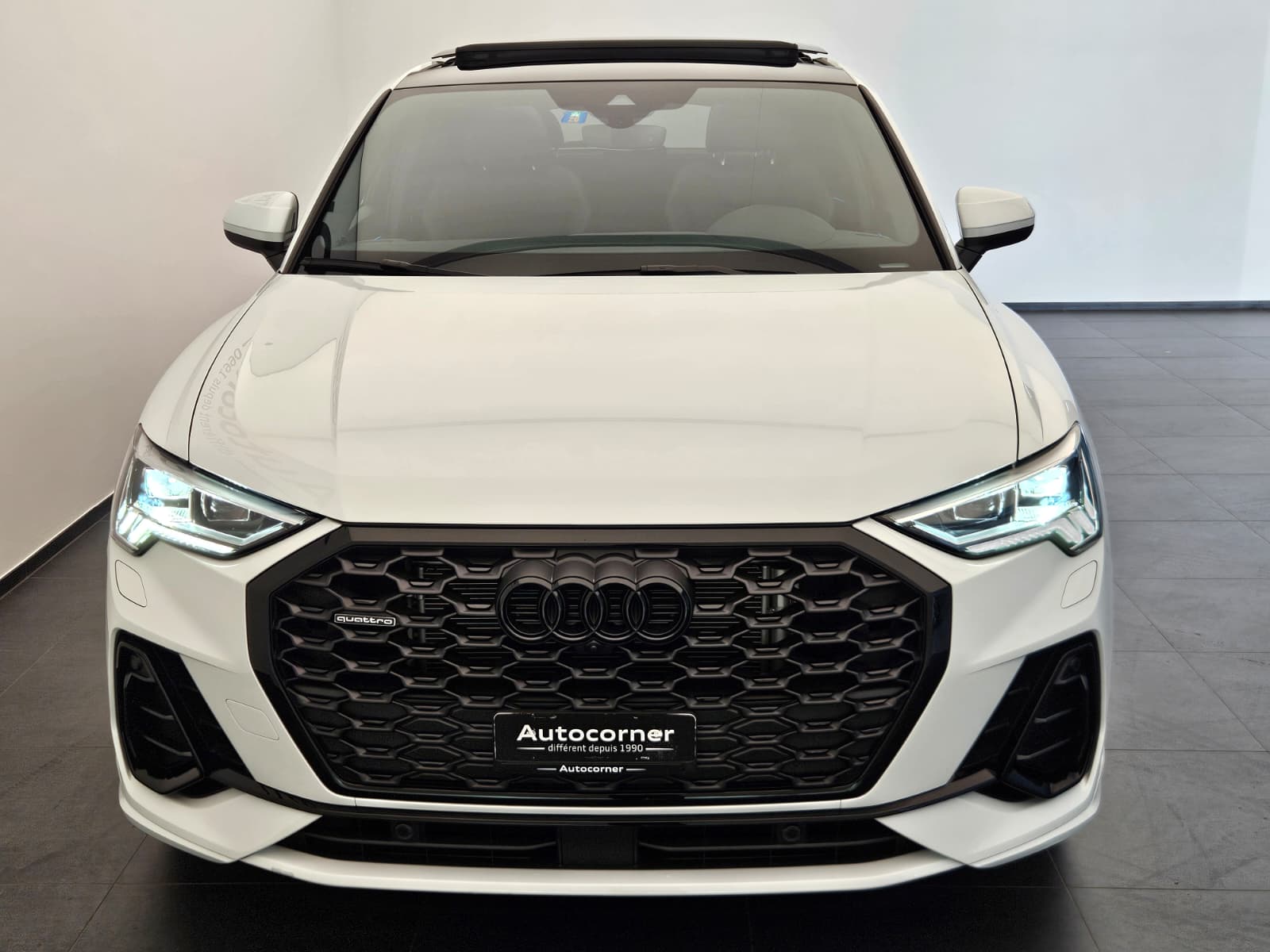 AUDI Q3 Sportback 40 TFSI S line quattro S-tronic-image-3