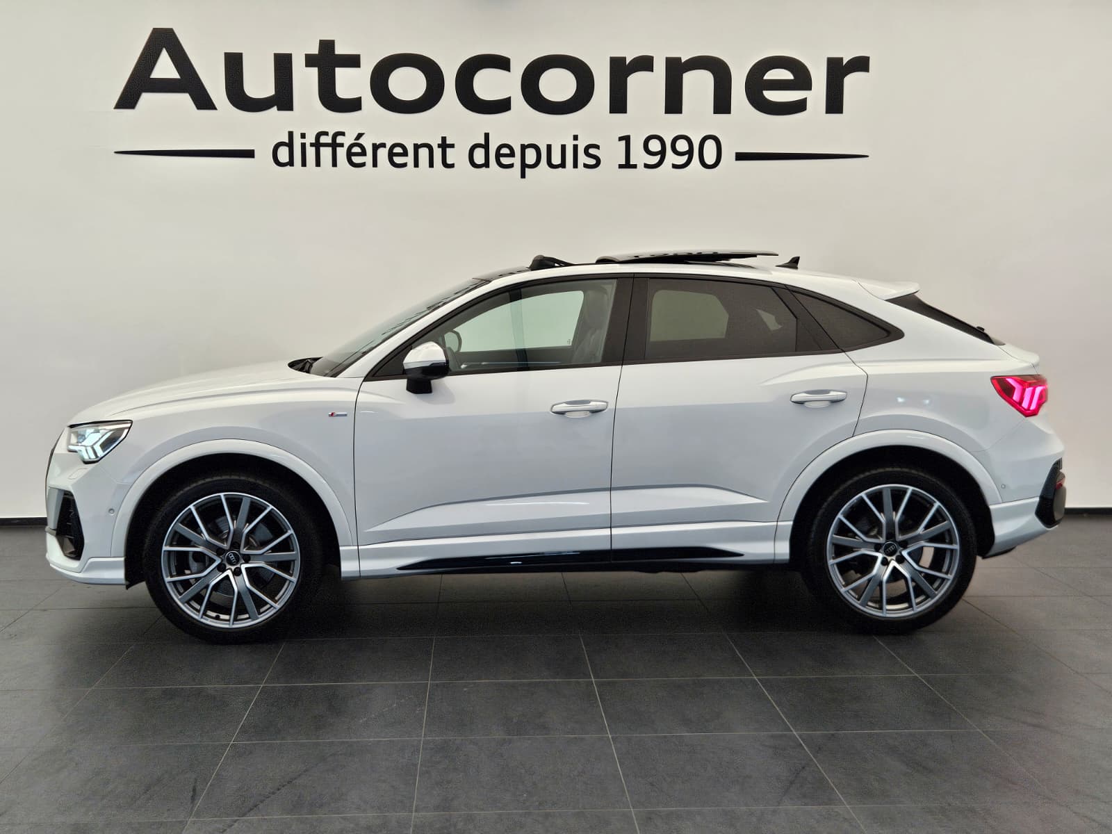 AUDI Q3 Sportback 40 TFSI S line quattro S-tronic-image-1