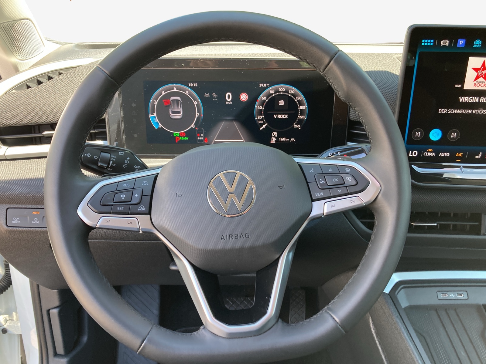 VW T-Roc 1.5 eTSI mHEV Life DSG-image-9