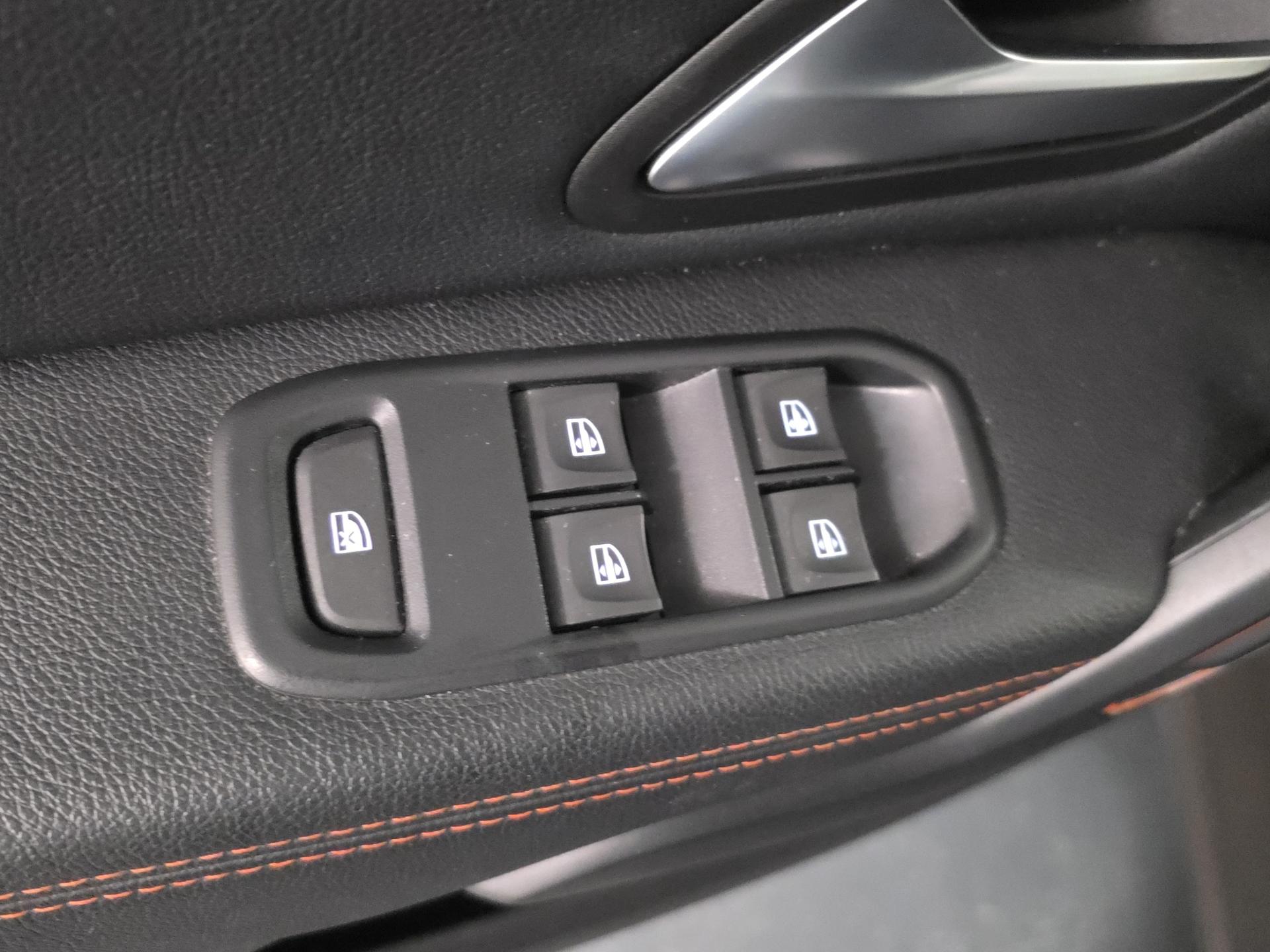 DACIA Duster TCe 150 Extreme EDC 4x2-image-19