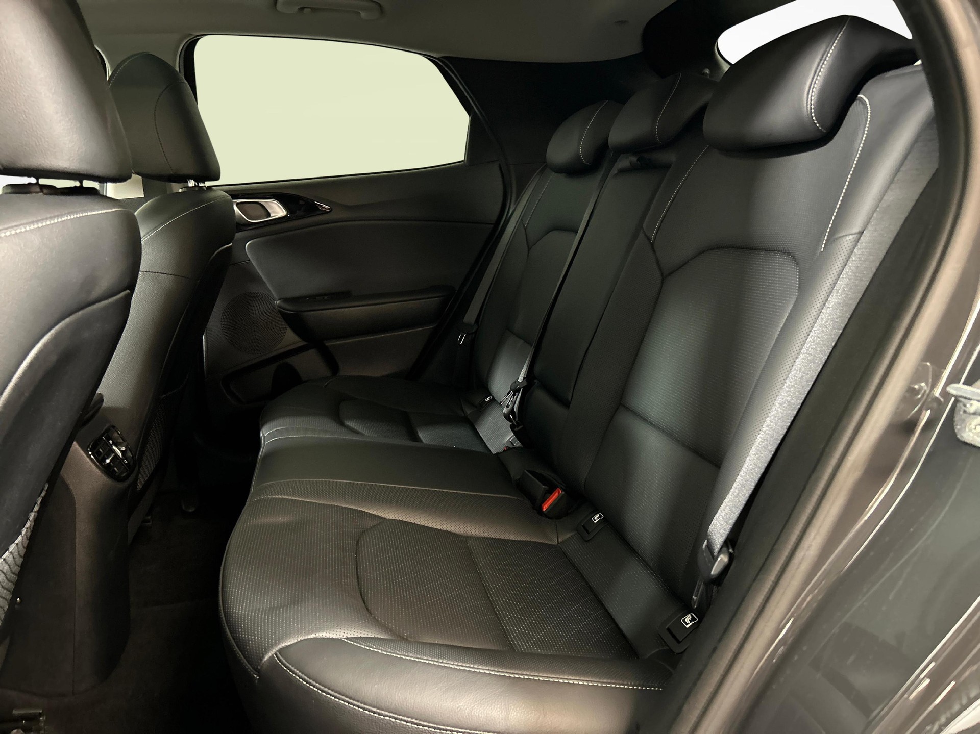 KIA XCeed 1.5 T-GDi MHEV Style-showroom-element-3