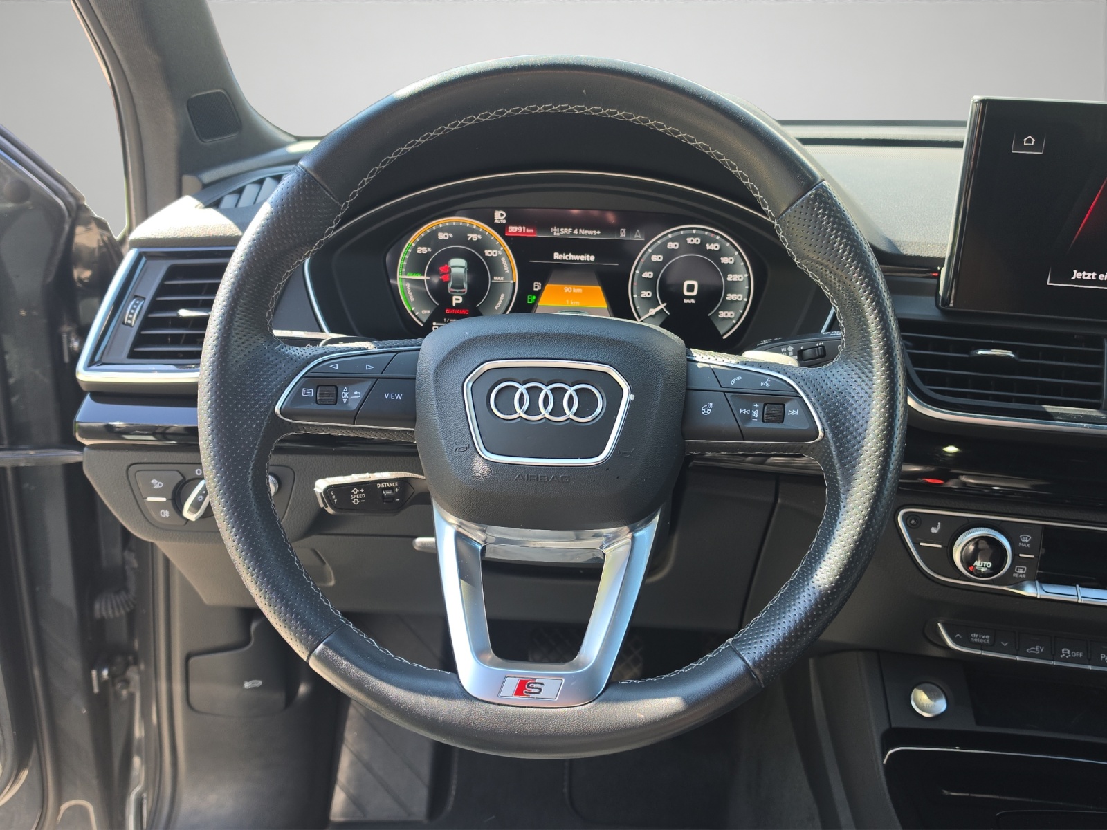 AUDI Q5 2.0 55 TFSI e S Line quattro S-Tronic-image-8