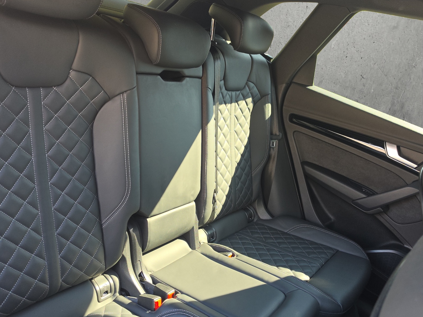 AUDI Q5 2.0 55 TFSI e S Line quattro S-Tronic-image-15