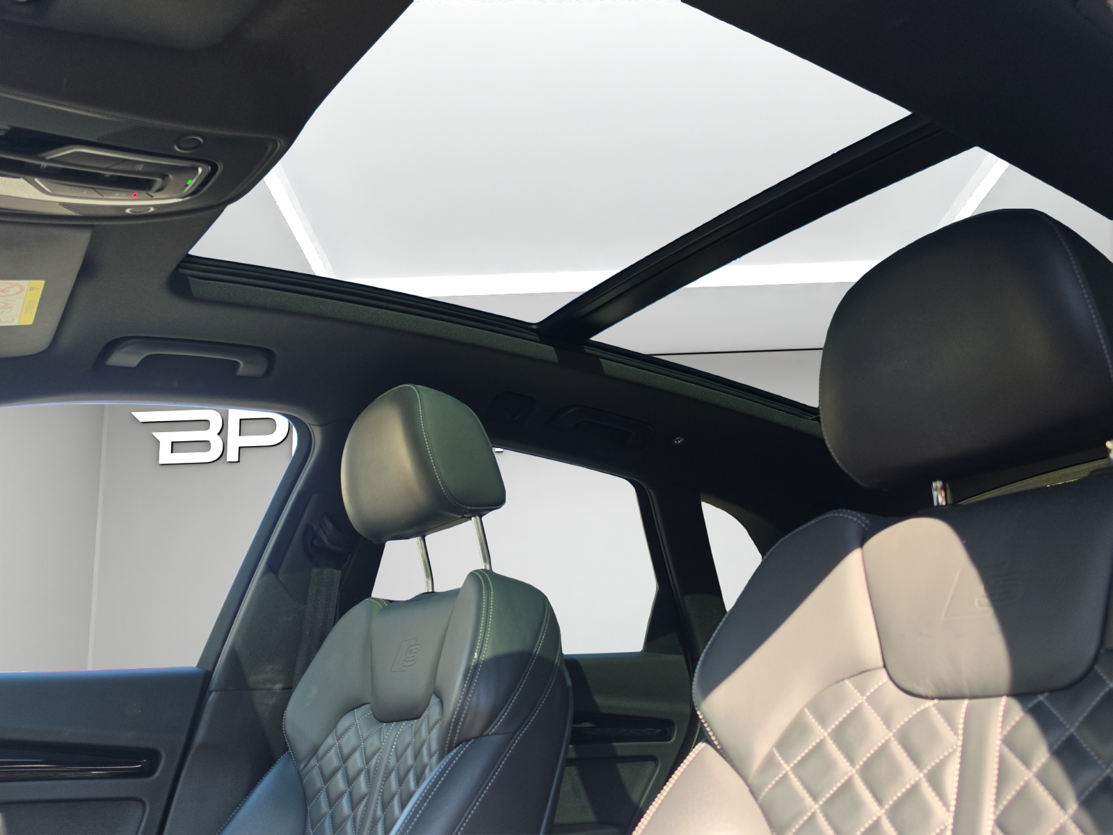 AUDI Q5 2.0 55 TFSI e S Line quattro S-Tronic-image-11
