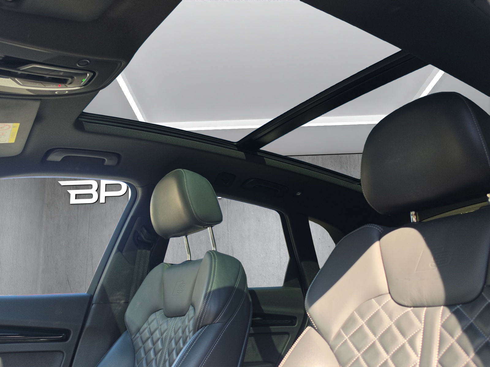 AUDI Q5 2.0 55 TFSI e S Line quattro S-Tronic-image-12