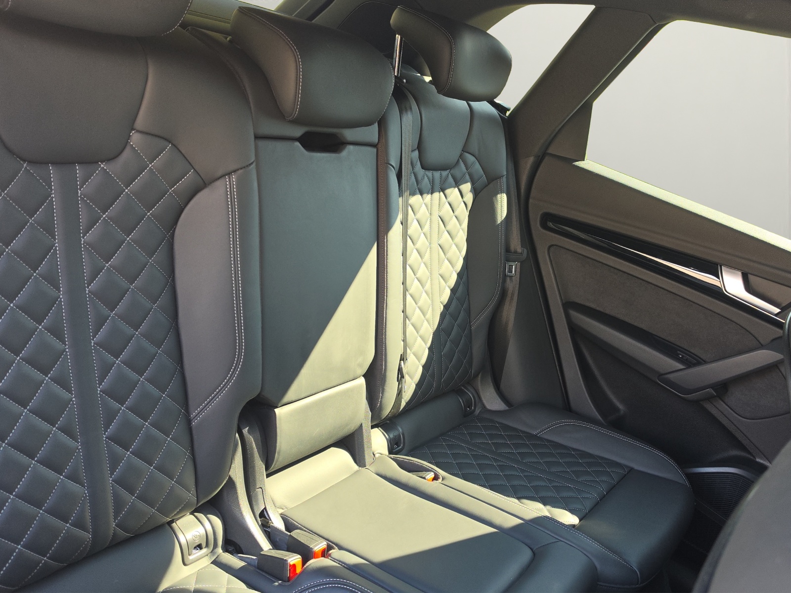 AUDI Q5 2.0 55 TFSI e S Line quattro S-Tronic-image-14