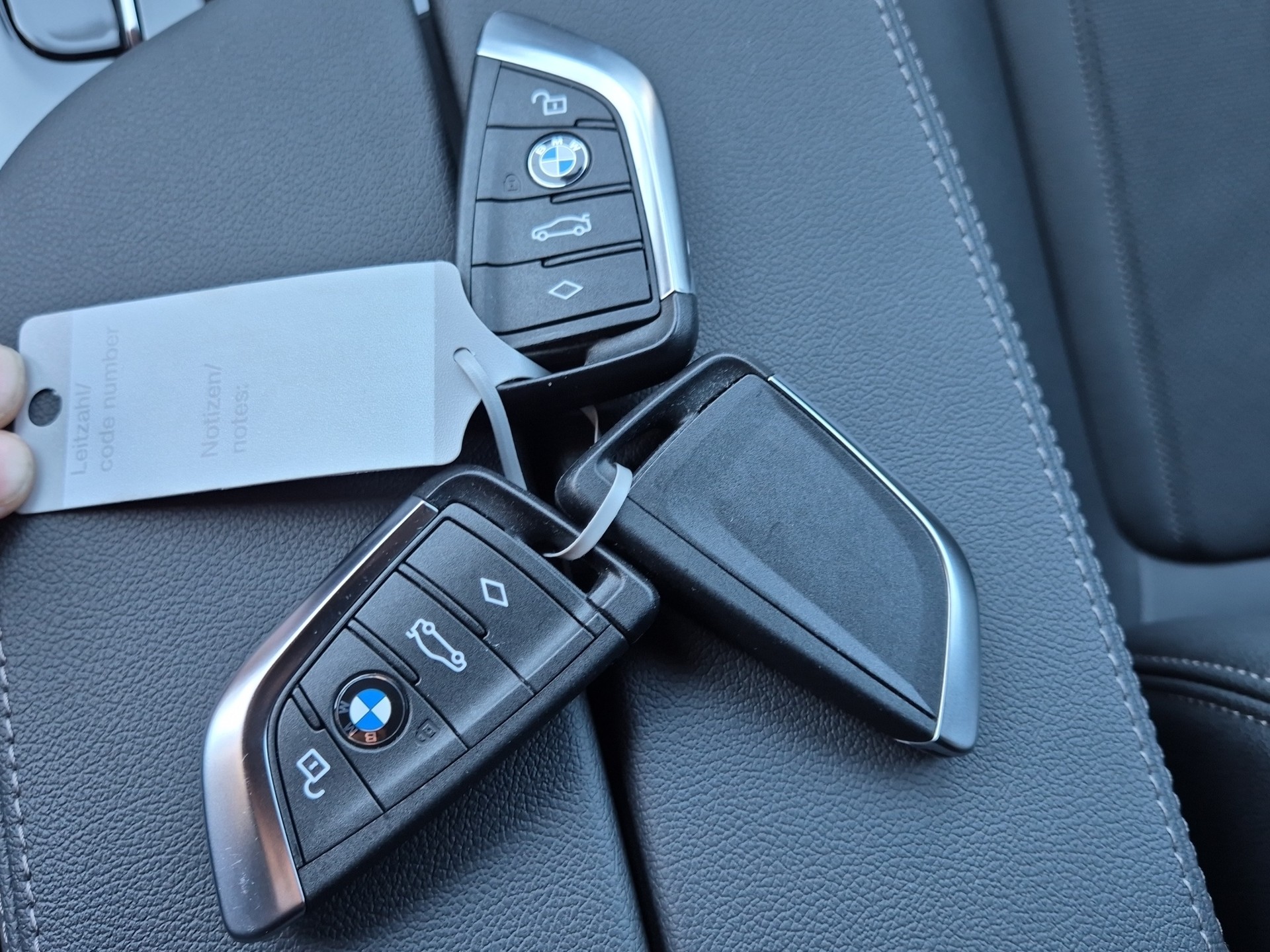BMW 530d xDrive 48V Touring Steptronic-image-19
