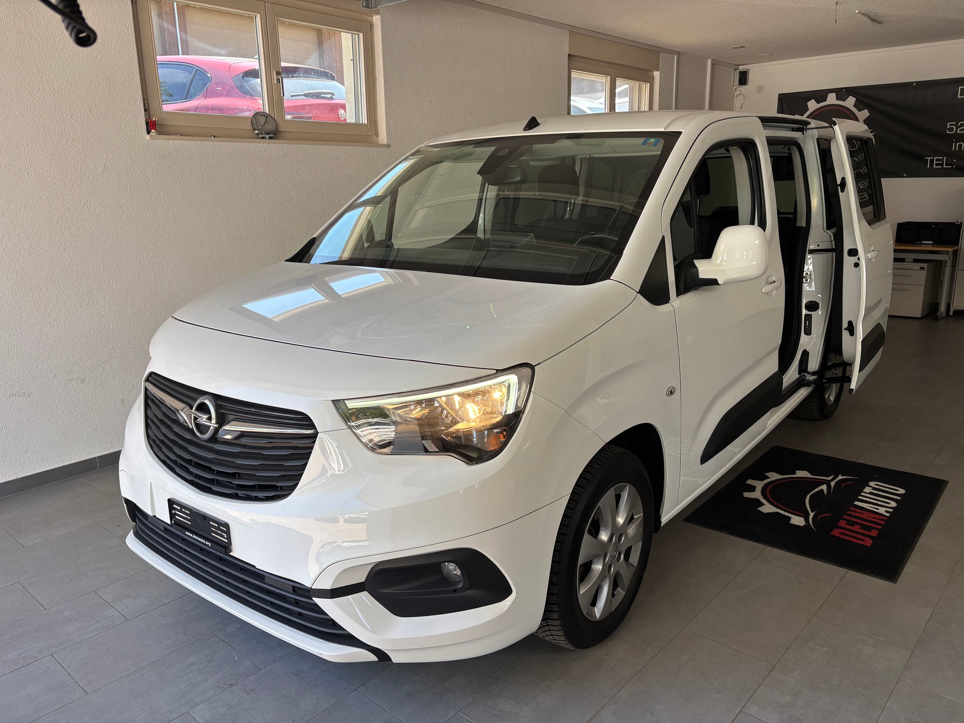 OPEL Combo Life 1.2 Ultimate Automat-image-0